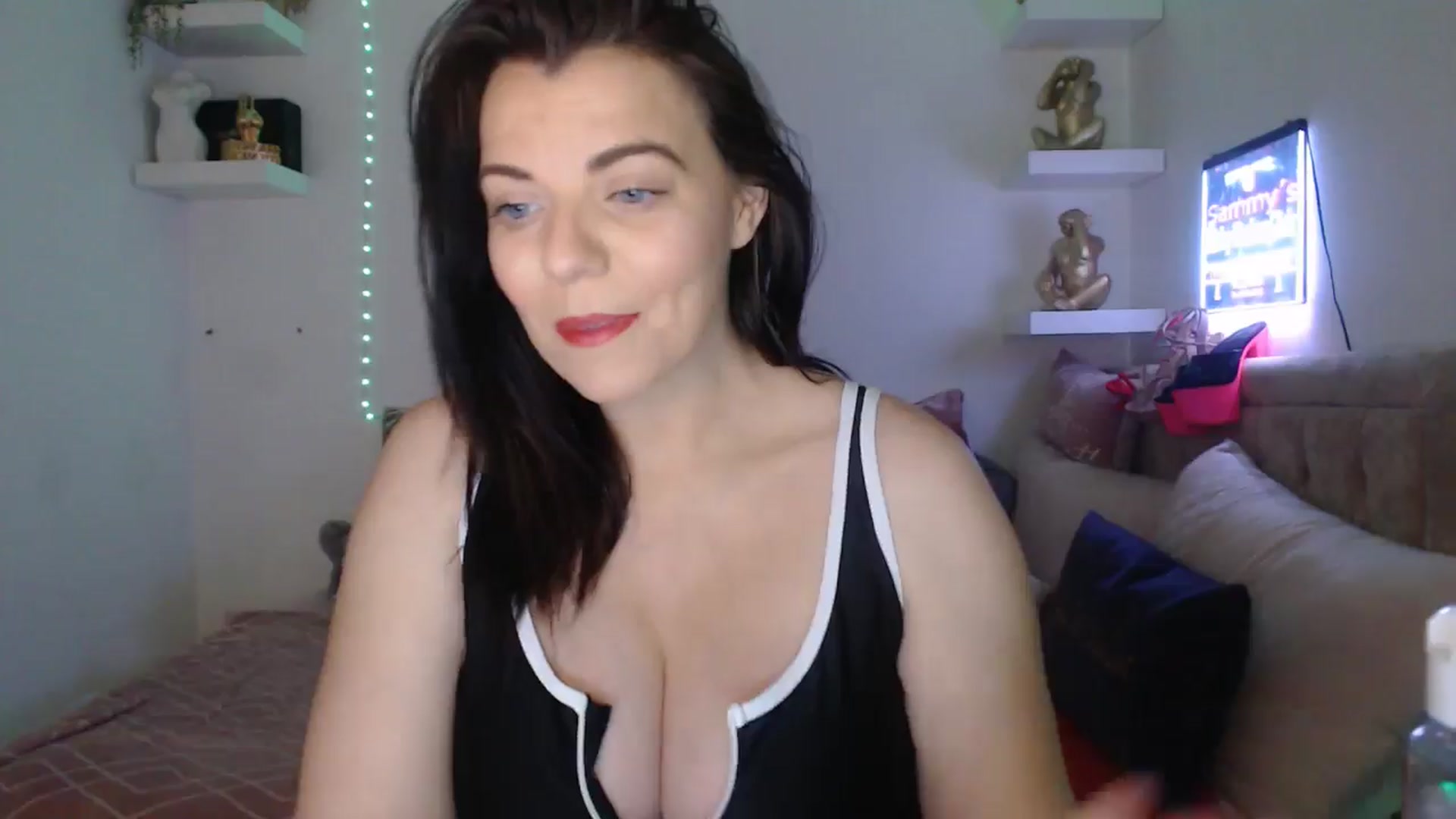 Gallery image thumbnail from innocentSamx's myfreecams stream on, 03/22/2025, 13:17 image 2 of 20