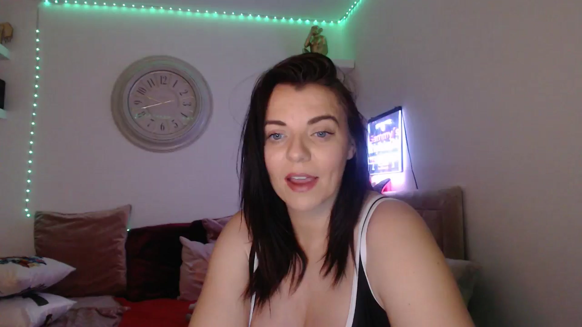 Gallery image thumbnail from innocentSamx's myfreecams stream on, 03/22/2025, 14:02 image 17 of 20