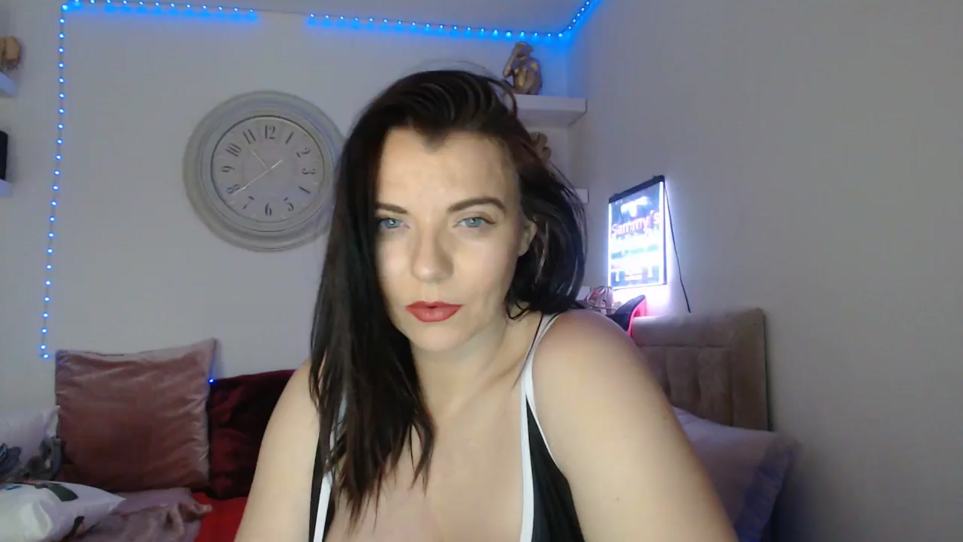 Gallery image thumbnail from innocentSamx's myfreecams stream on, 03/22/2025, 14:56 image 18 of 20