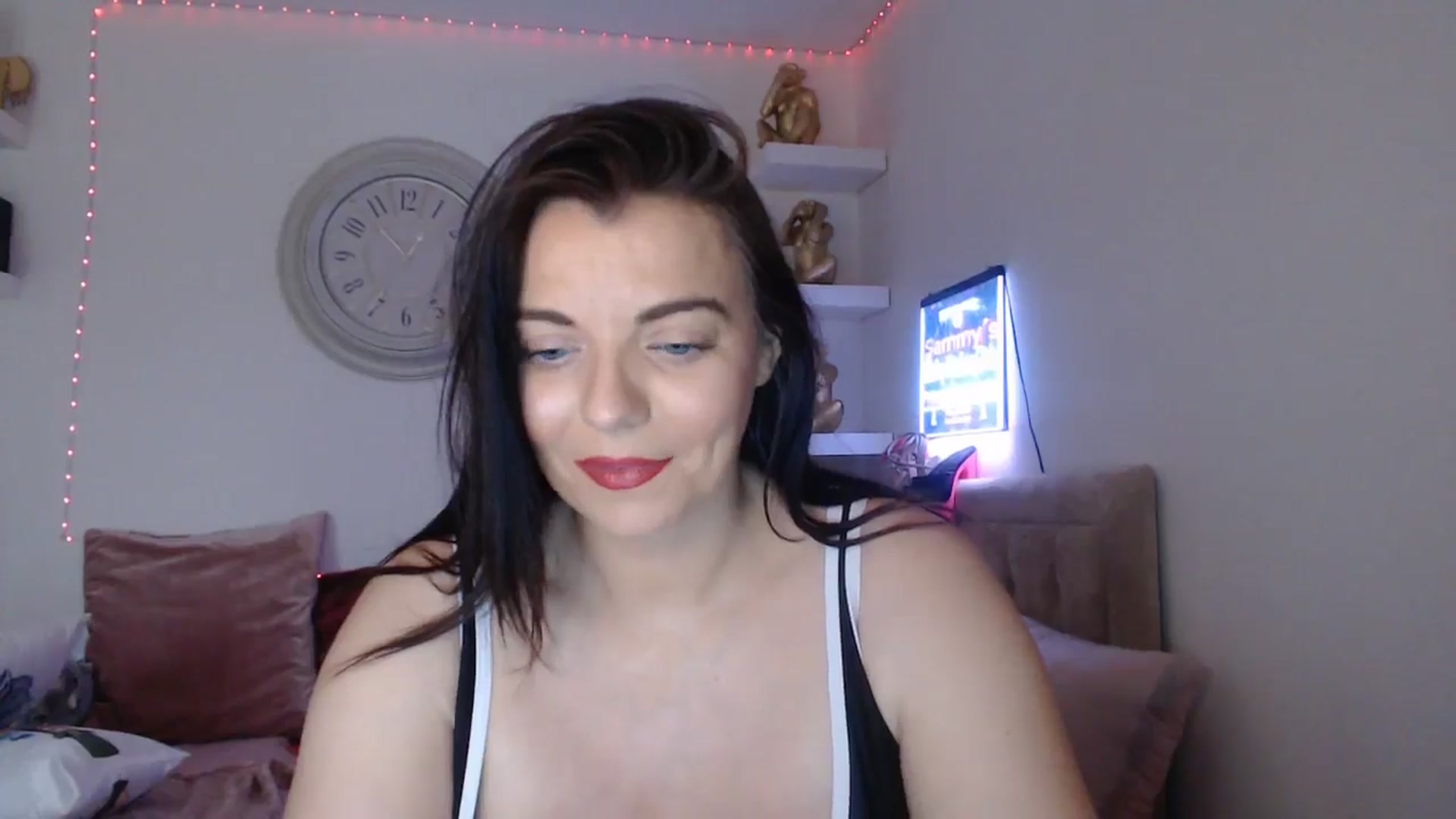 Gallery image thumbnail from innocentSamx's myfreecams stream on, 03/22/2025, 14:56 image 14 of 20
