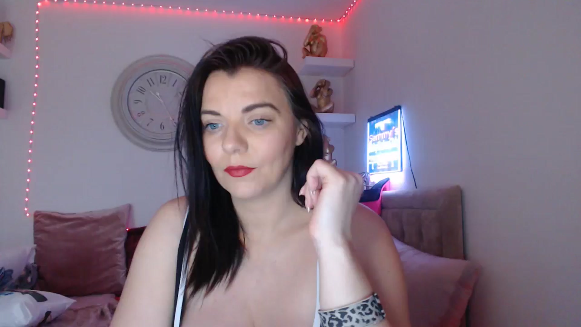 Gallery image thumbnail from innocentSamx's myfreecams stream on, 03/22/2025, 14:56 image 1 of 20