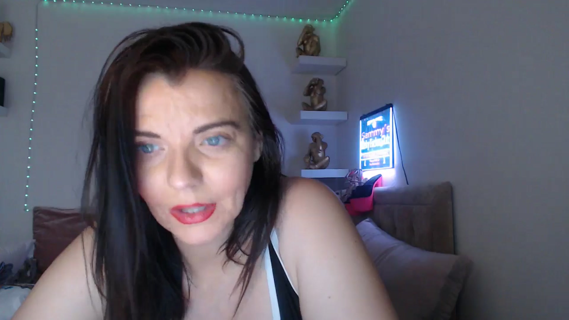 Gallery image thumbnail from innocentSamx's myfreecams stream on, 03/22/2025, 14:56 image 11 of 20