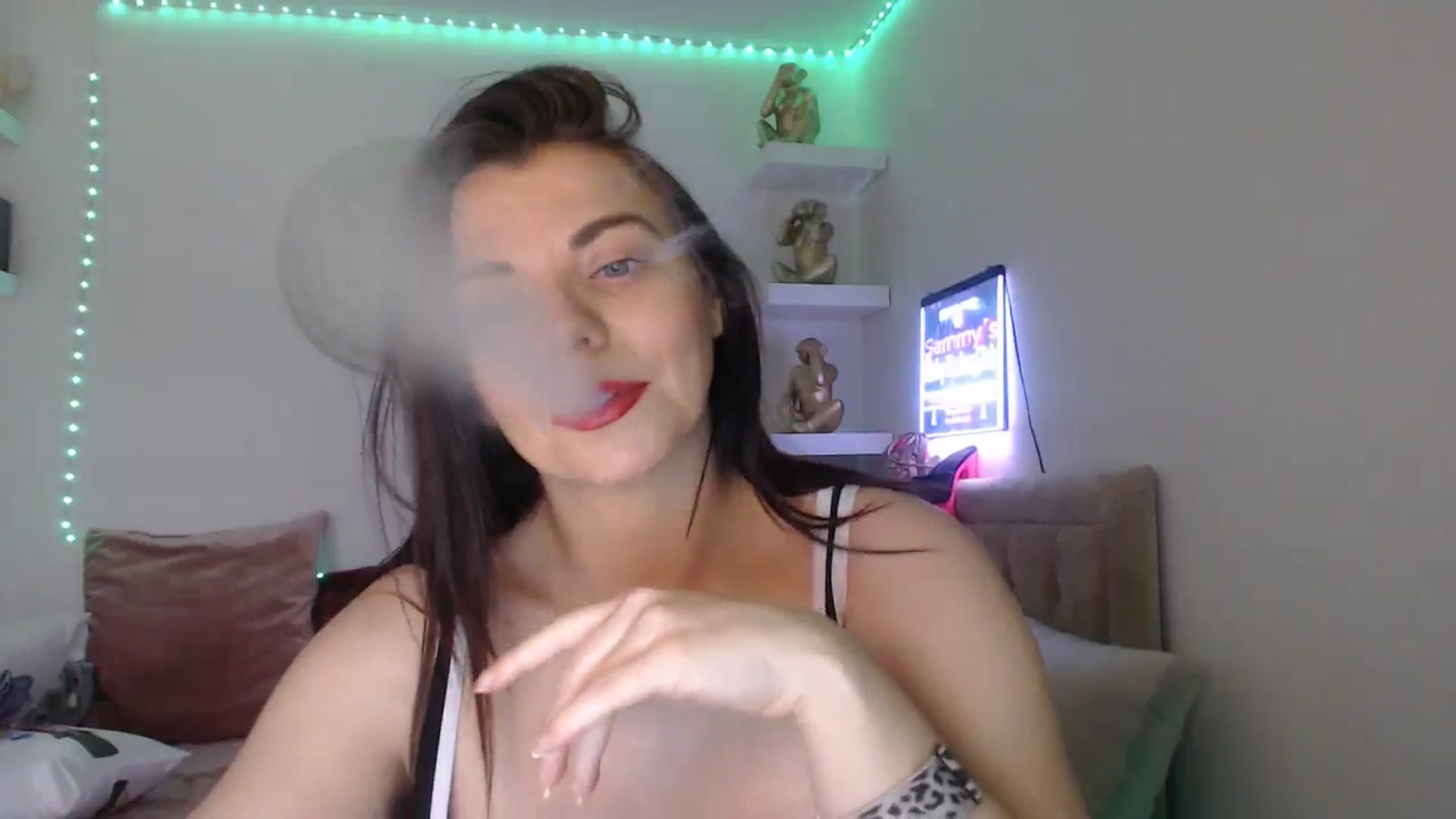Gallery image thumbnail from innocentSamx's myfreecams stream on, 03/22/2025, 14:56 image 16 of 20