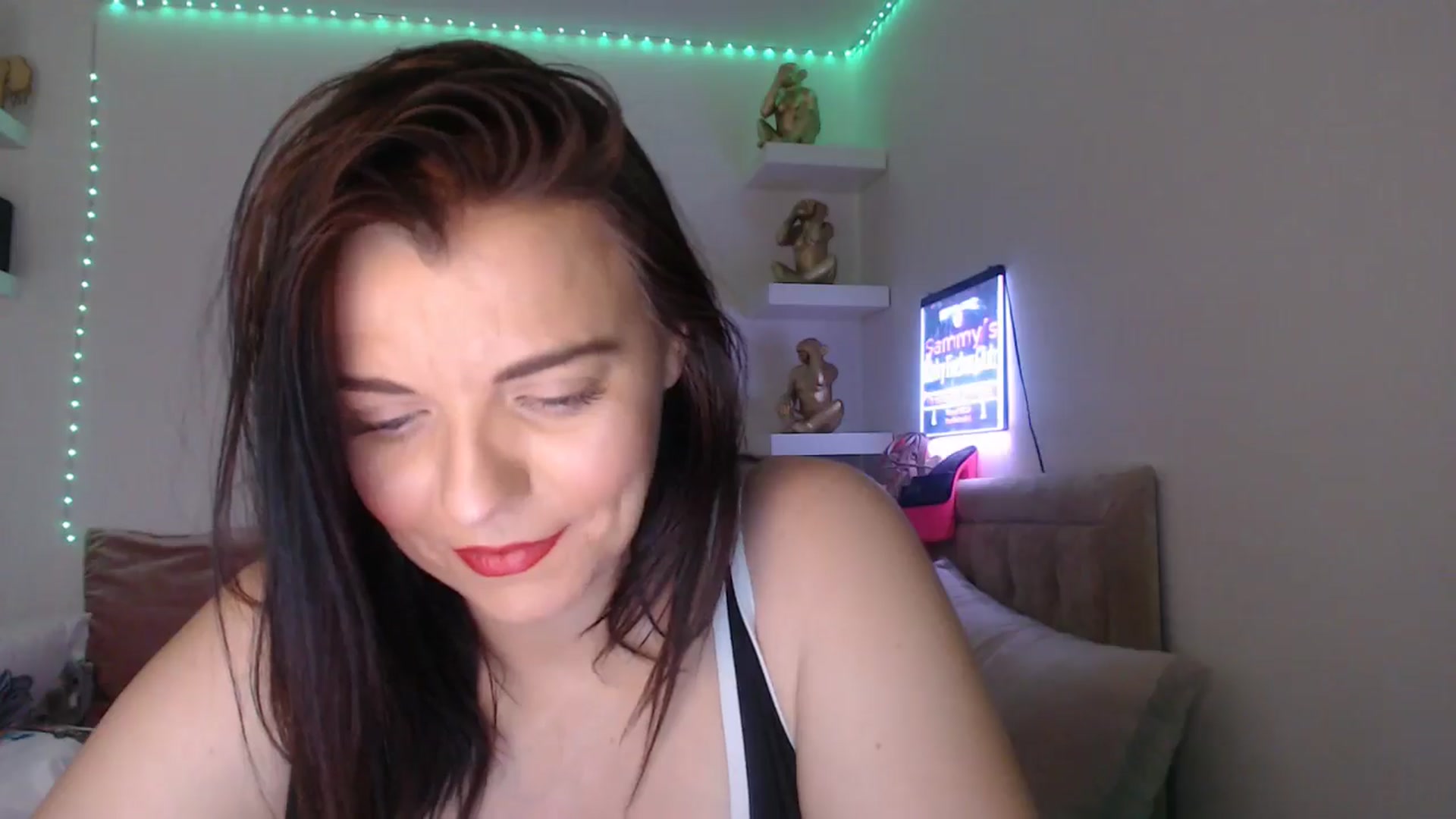 Gallery image thumbnail from innocentSamx's myfreecams stream on, 03/22/2025, 14:56 image 12 of 20