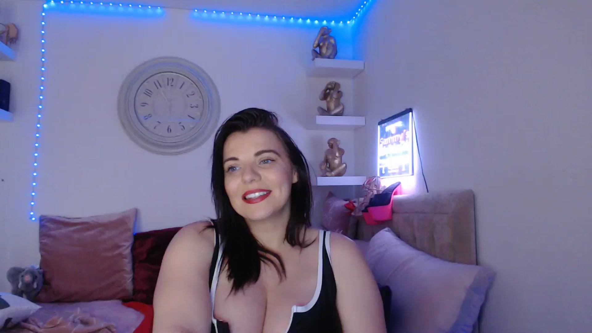 Gallery image thumbnail from innocentSamx's myfreecams stream on, 03/22/2025, 15:17 image 18 of 20