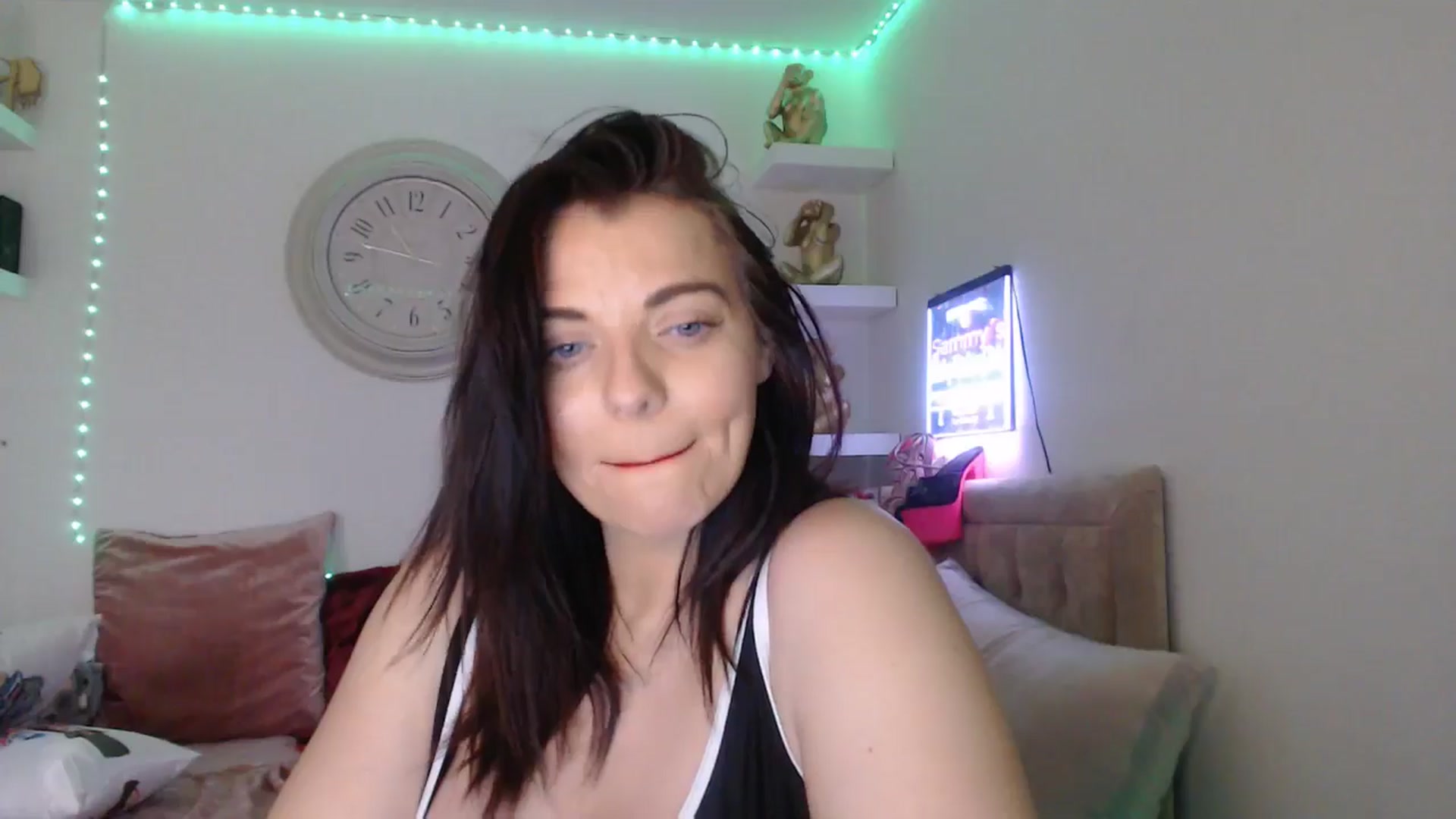 Gallery image thumbnail from innocentSamx's myfreecams stream on, 03/22/2025, 15:17 image 3 of 20