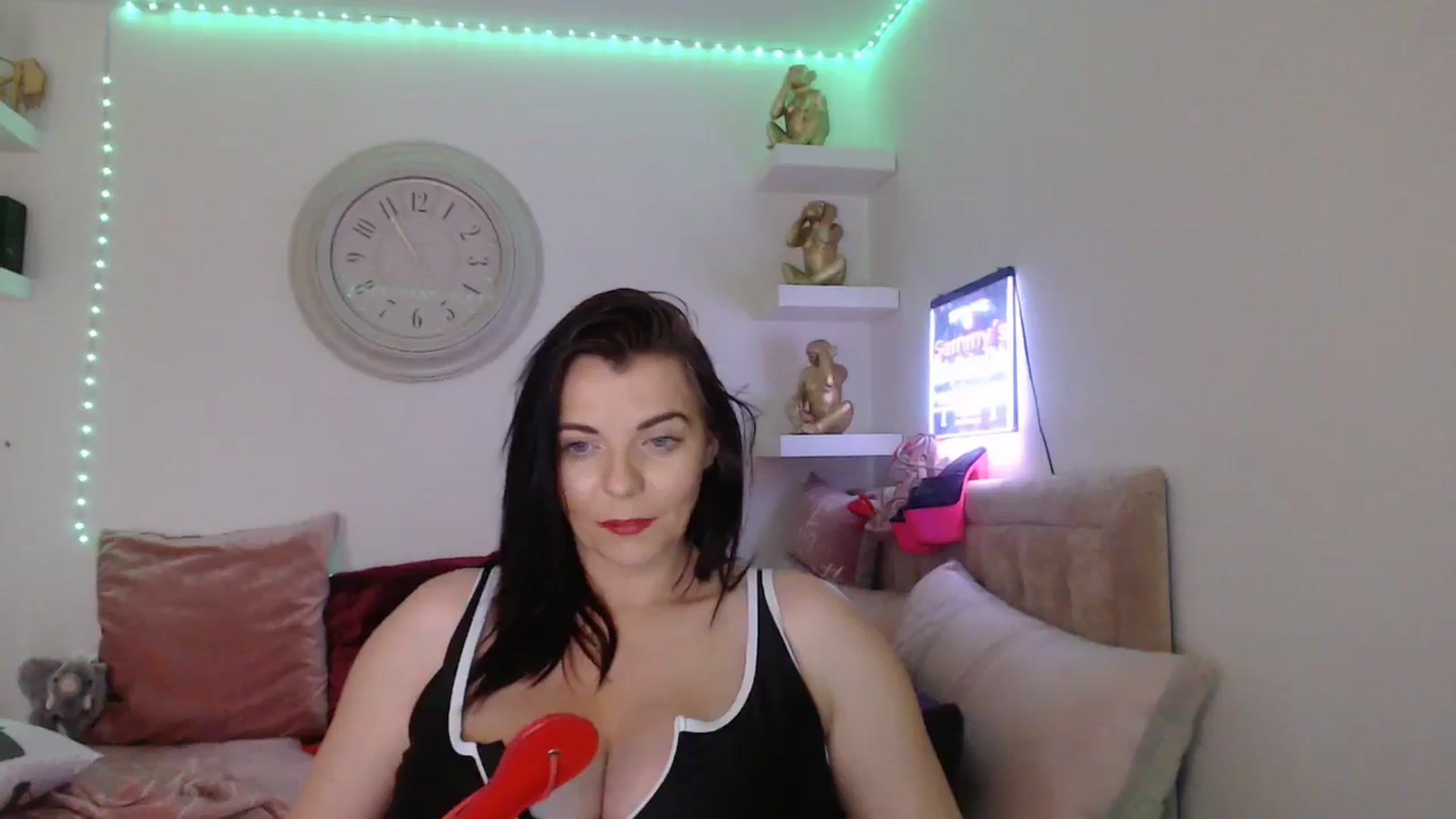Gallery image thumbnail from innocentSamx's myfreecams stream on, 03/22/2025, 15:17 image 12 of 20