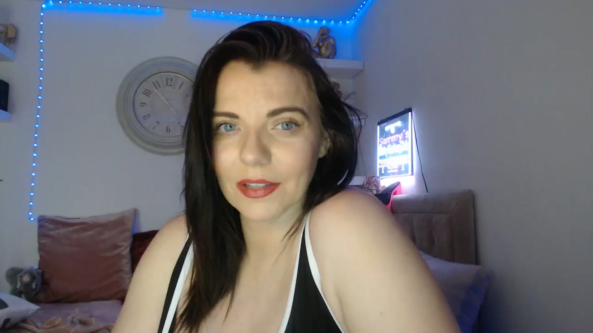 Gallery image thumbnail from innocentSamx's myfreecams stream on, 03/22/2025, 15:17 image 10 of 20