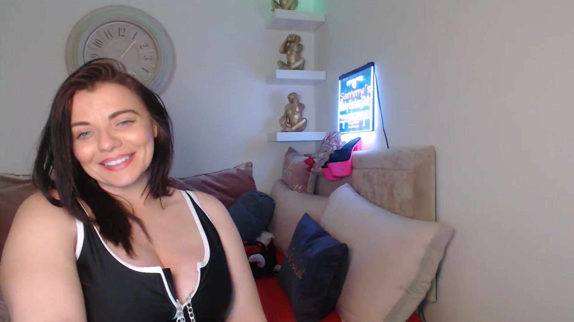 Gallery image thumbnail from innocentSamx's myfreecams stream on, 03/22/2025, 17:41 image 10 of 20
