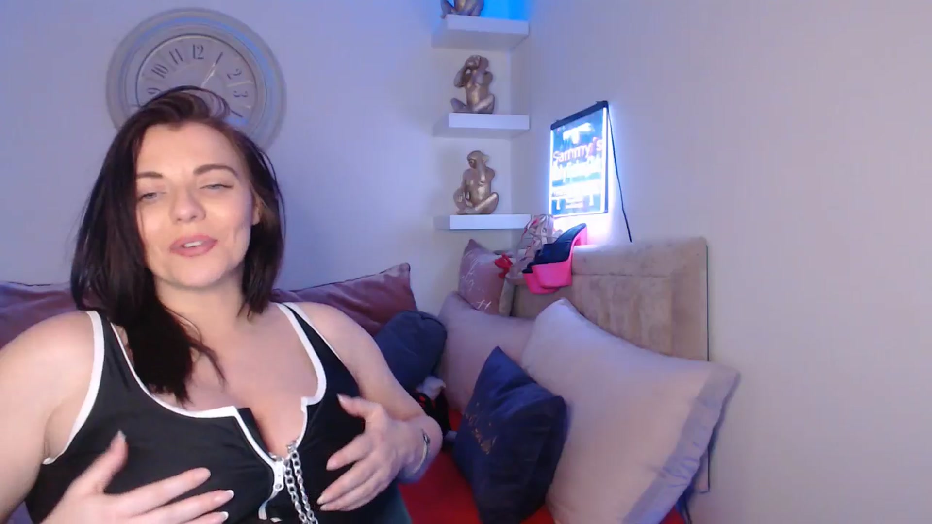 Gallery image thumbnail from innocentSamx's myfreecams stream on, 03/22/2025, 17:41 image 9 of 20