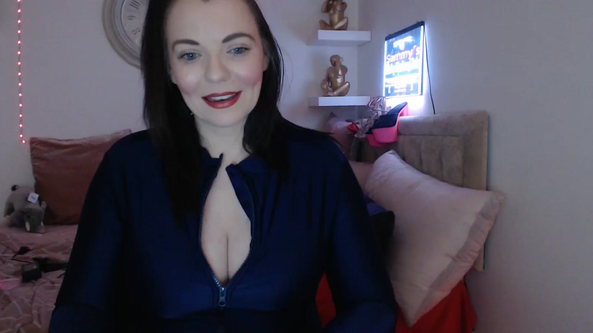 Gallery image thumbnail from innocentSamx's myfreecams stream on, 03/23/2025, 12:32 image 10 of 20