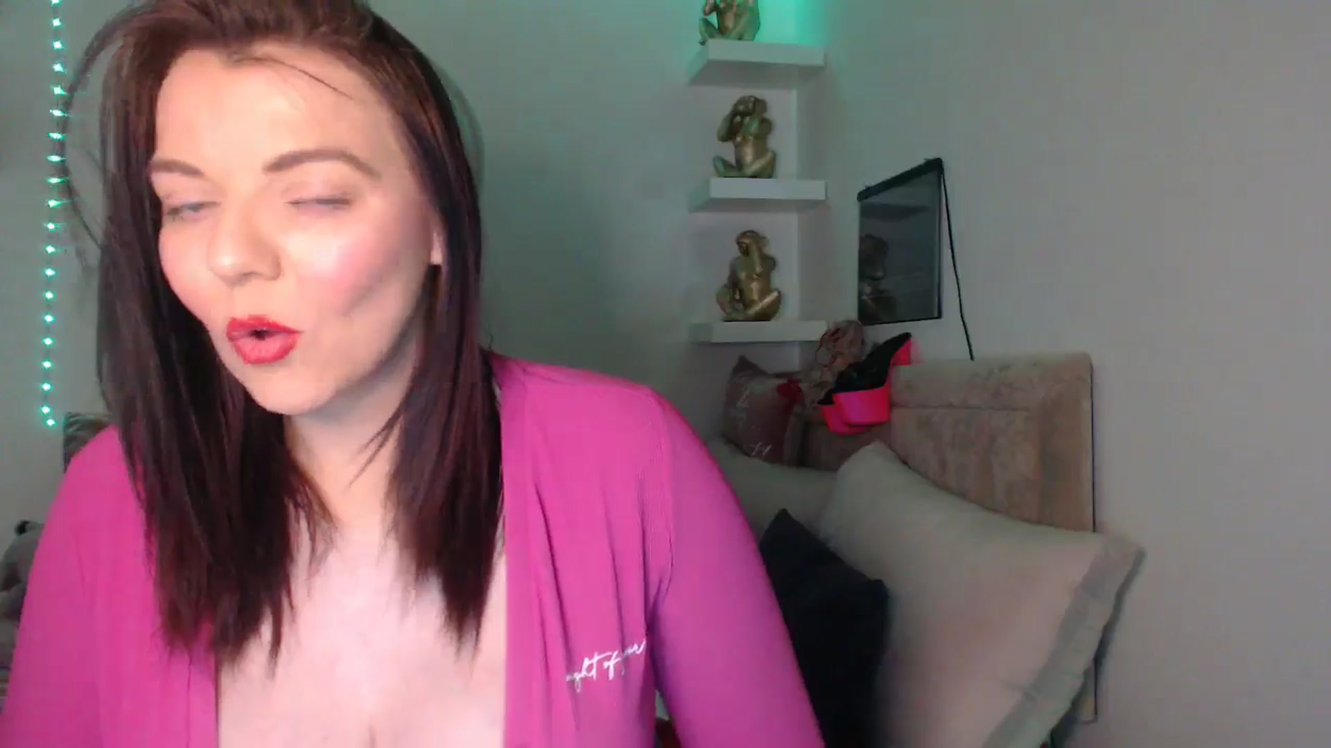 Gallery image thumbnail from innocentSamx's myfreecams stream on, 03/25/2025, 14:11 image 20 of 20