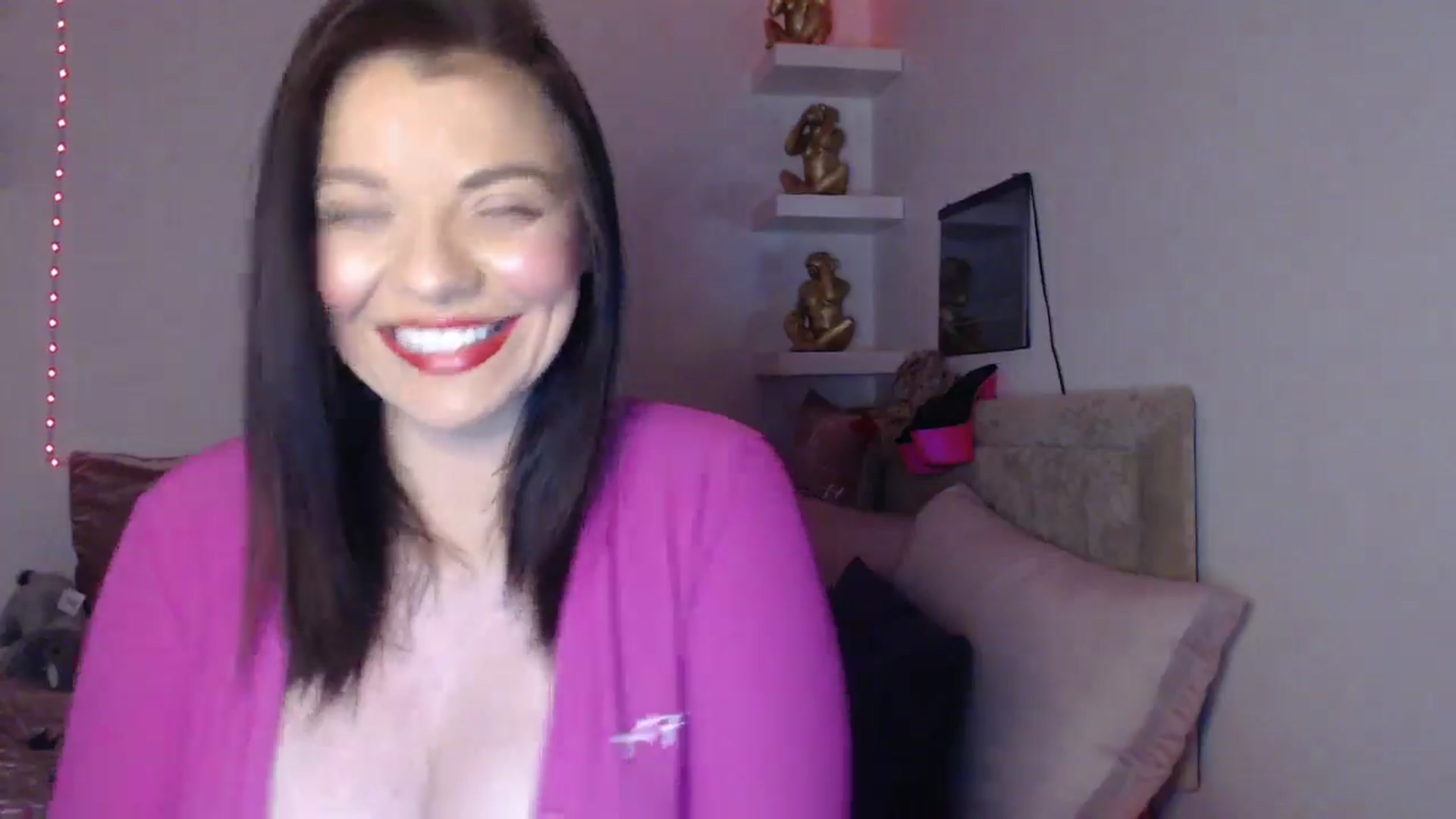 Gallery image thumbnail from innocentSamx's myfreecams stream on, 03/25/2025, 14:11 image 17 of 20