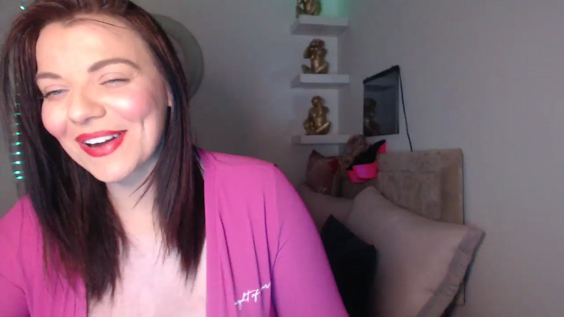 Gallery image thumbnail from innocentSamx's myfreecams stream on, 03/25/2025, 14:11 image 8 of 20