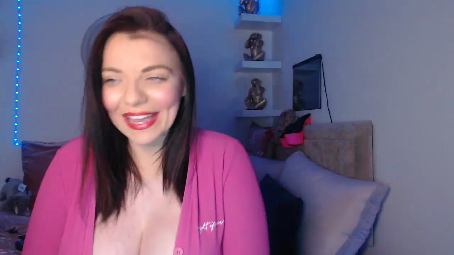 Gallery image thumbnail from innocentSamx's myfreecams stream on, 03/25/2025, 14:11 image 12 of 20