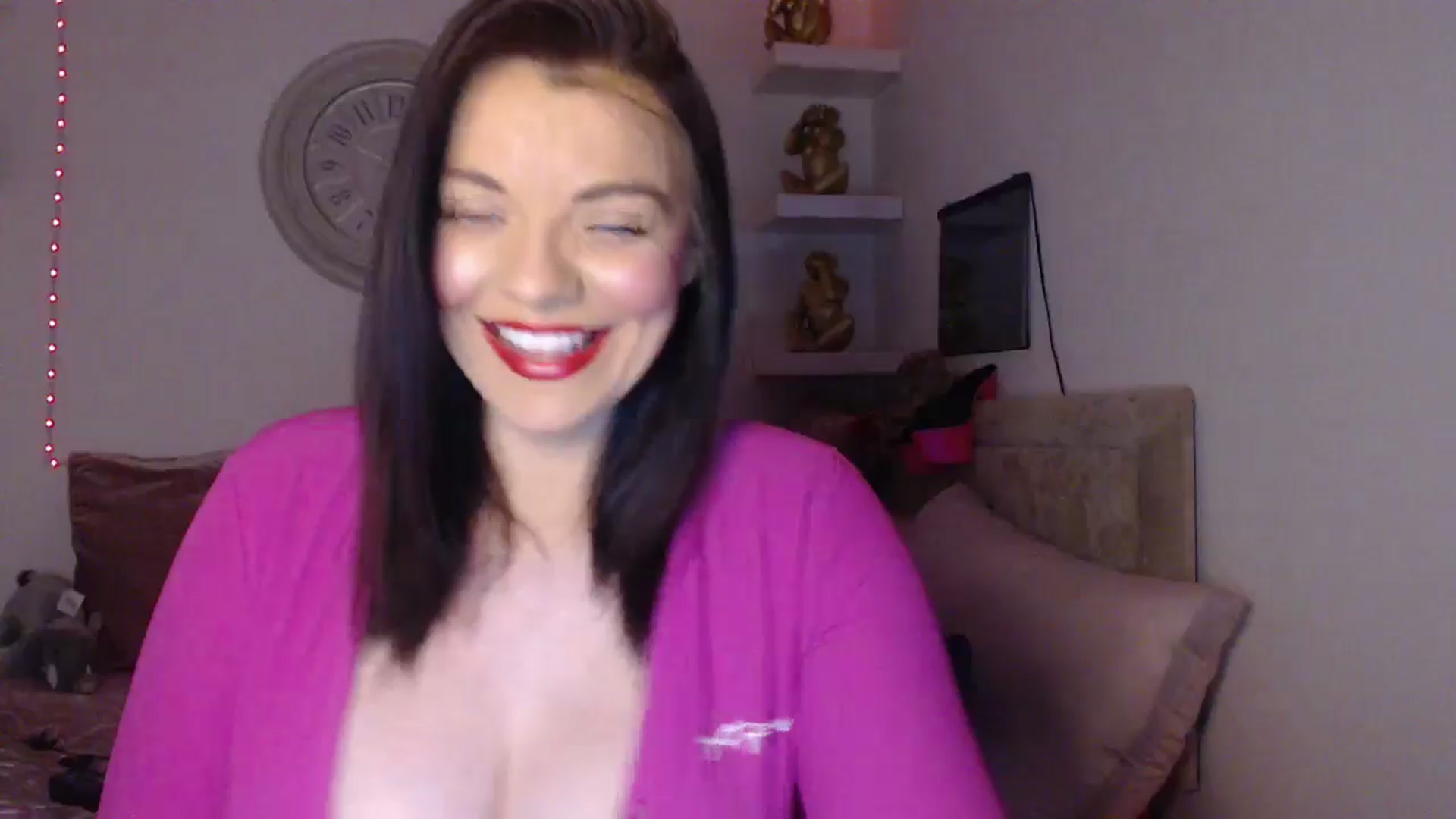 Gallery image thumbnail from innocentSamx's myfreecams stream on, 03/25/2025, 14:11 image 15 of 20
