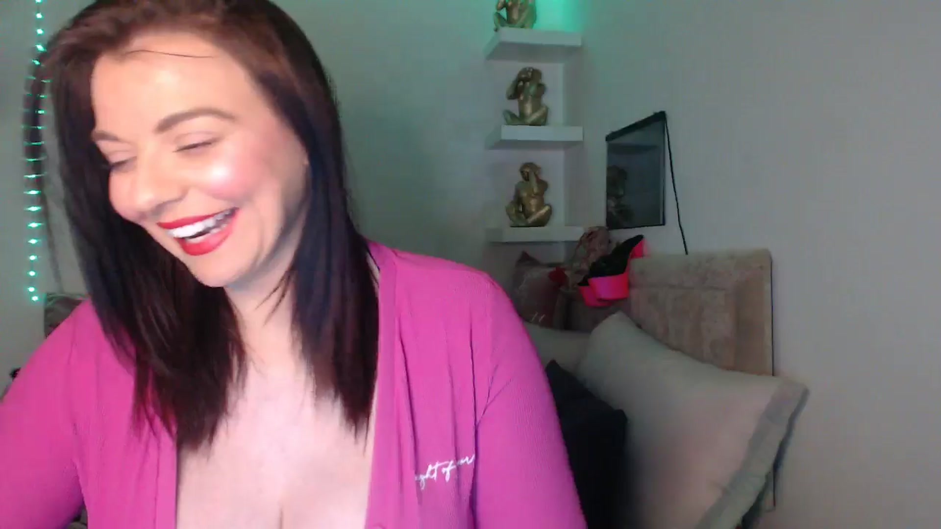 Gallery image thumbnail from innocentSamx's myfreecams stream on, 03/25/2025, 14:11 image 9 of 20