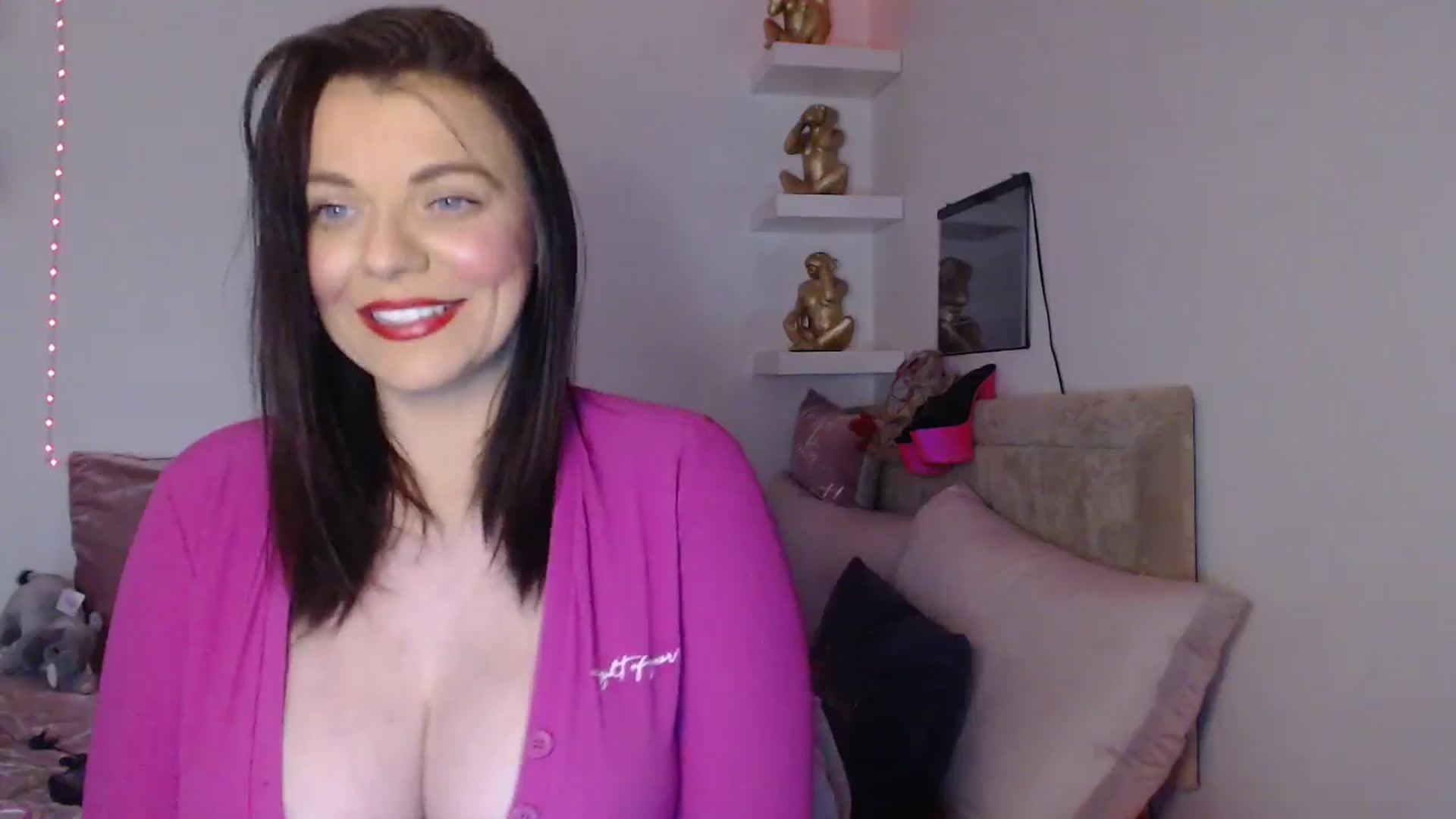 Gallery image thumbnail from innocentSamx's myfreecams stream on, 03/25/2025, 14:48 image 6 of 20