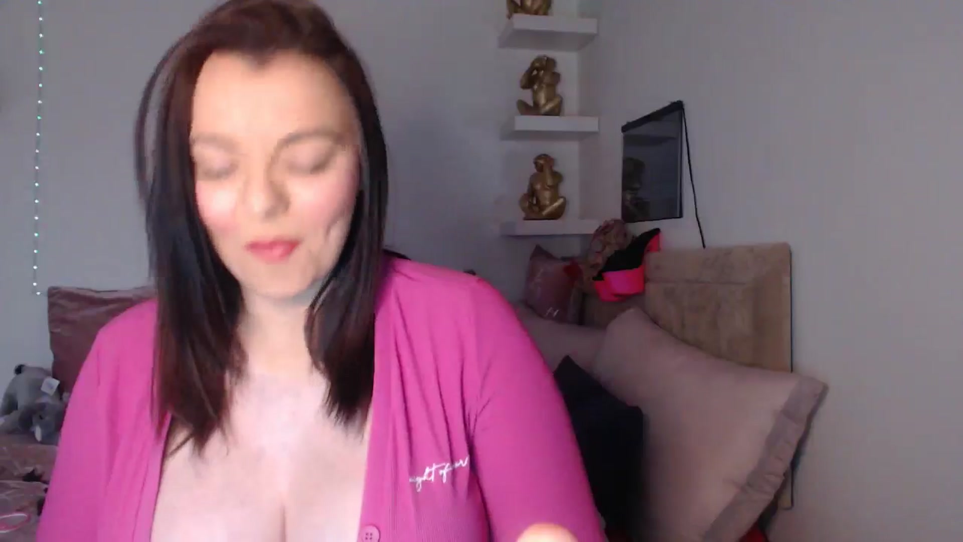 Gallery image thumbnail from innocentSamx's myfreecams stream on, 03/25/2025, 15:27 image 19 of 20