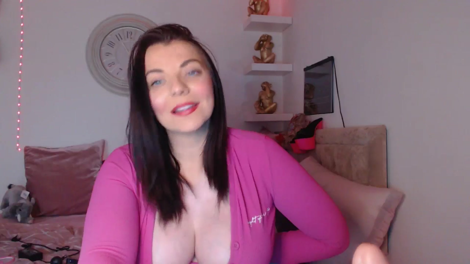 Gallery image thumbnail from innocentSamx's myfreecams stream on, 03/25/2025, 15:27 image 6 of 20