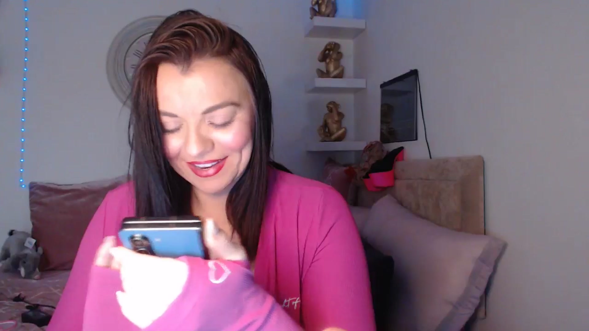 Gallery image thumbnail from innocentSamx's myfreecams stream on, 03/25/2025, 15:27 image 15 of 20