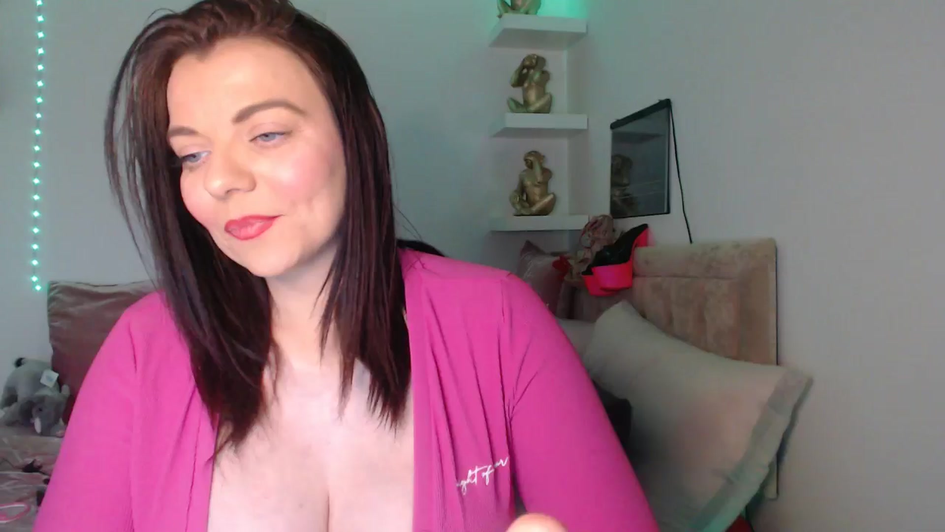 Gallery image thumbnail from innocentSamx's myfreecams stream on, 03/25/2025, 15:27 image 17 of 20