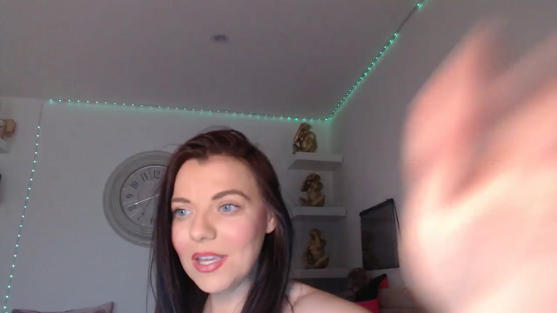 Gallery image thumbnail from innocentSamx's myfreecams stream on, 03/25/2025, 16:09 image 7 of 20