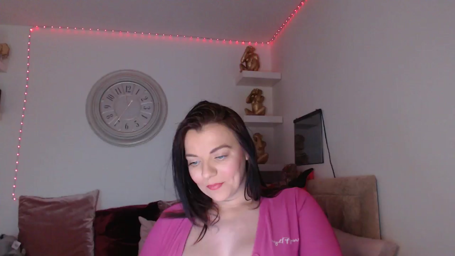 Gallery image thumbnail from innocentSamx's myfreecams stream on, 03/25/2025, 16:09 image 1 of 20
