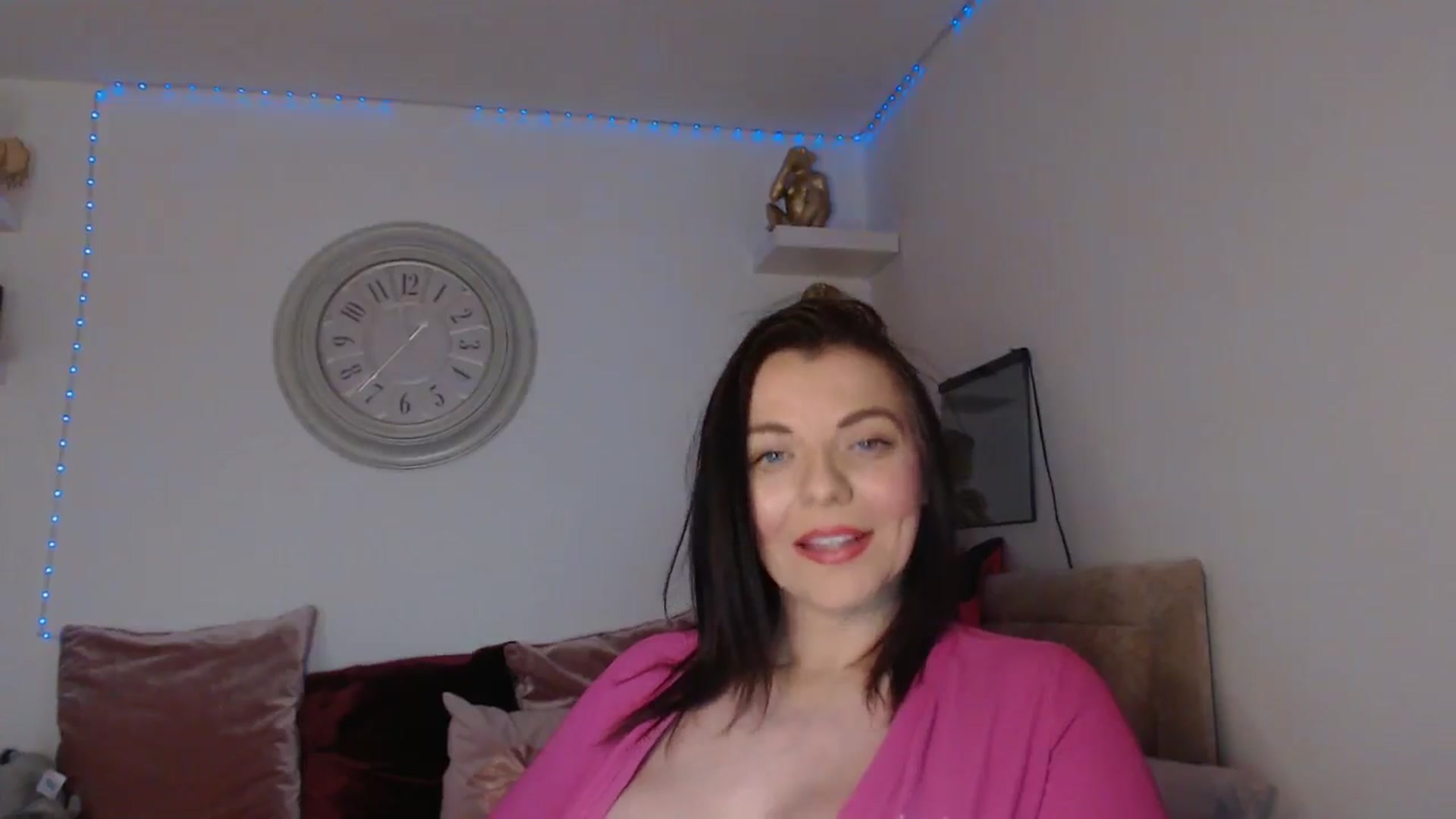 Gallery image thumbnail from innocentSamx's myfreecams stream on, 03/25/2025, 16:09 image 2 of 20