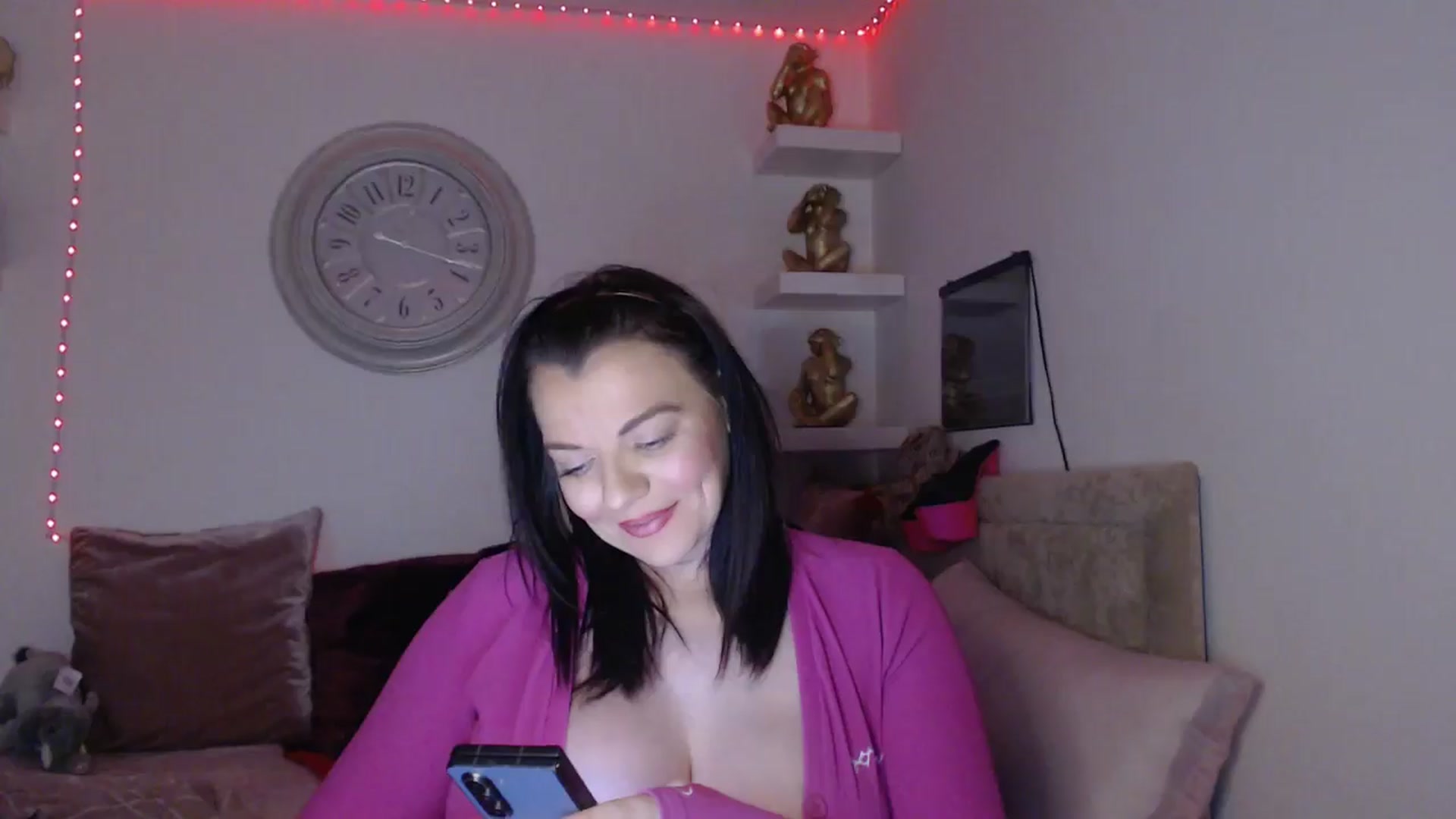 Gallery image thumbnail from innocentSamx's myfreecams stream on, 03/25/2025, 16:46 image 11 of 20