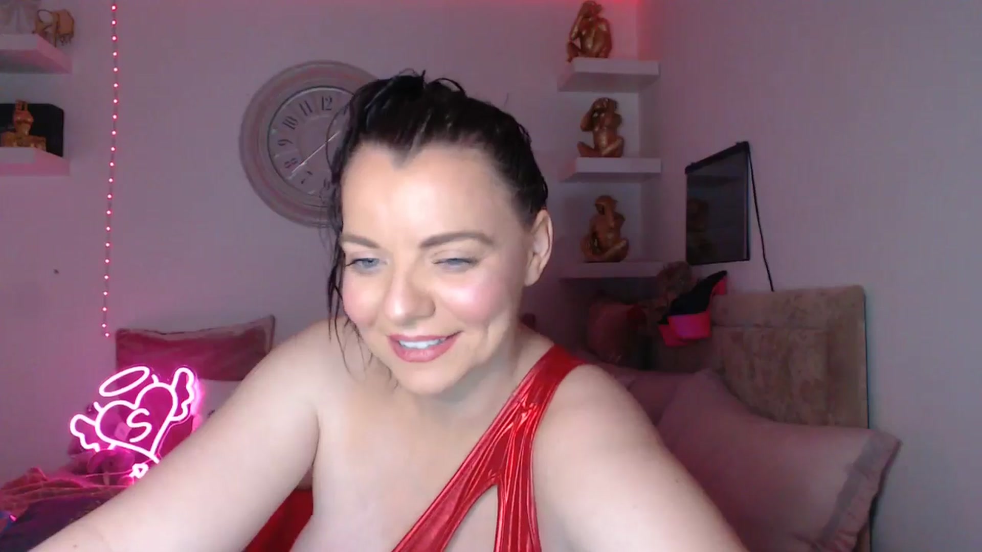 Gallery image thumbnail from innocentSamx's myfreecams stream on, 03/26/2025, 17:19 image 8 of 20