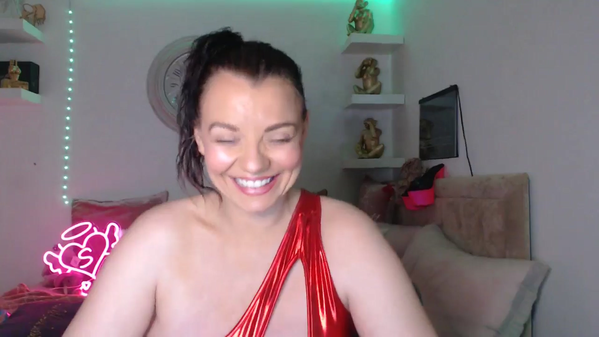 Gallery image thumbnail from innocentSamx's myfreecams stream on, 03/26/2025, 17:38 image 13 of 20