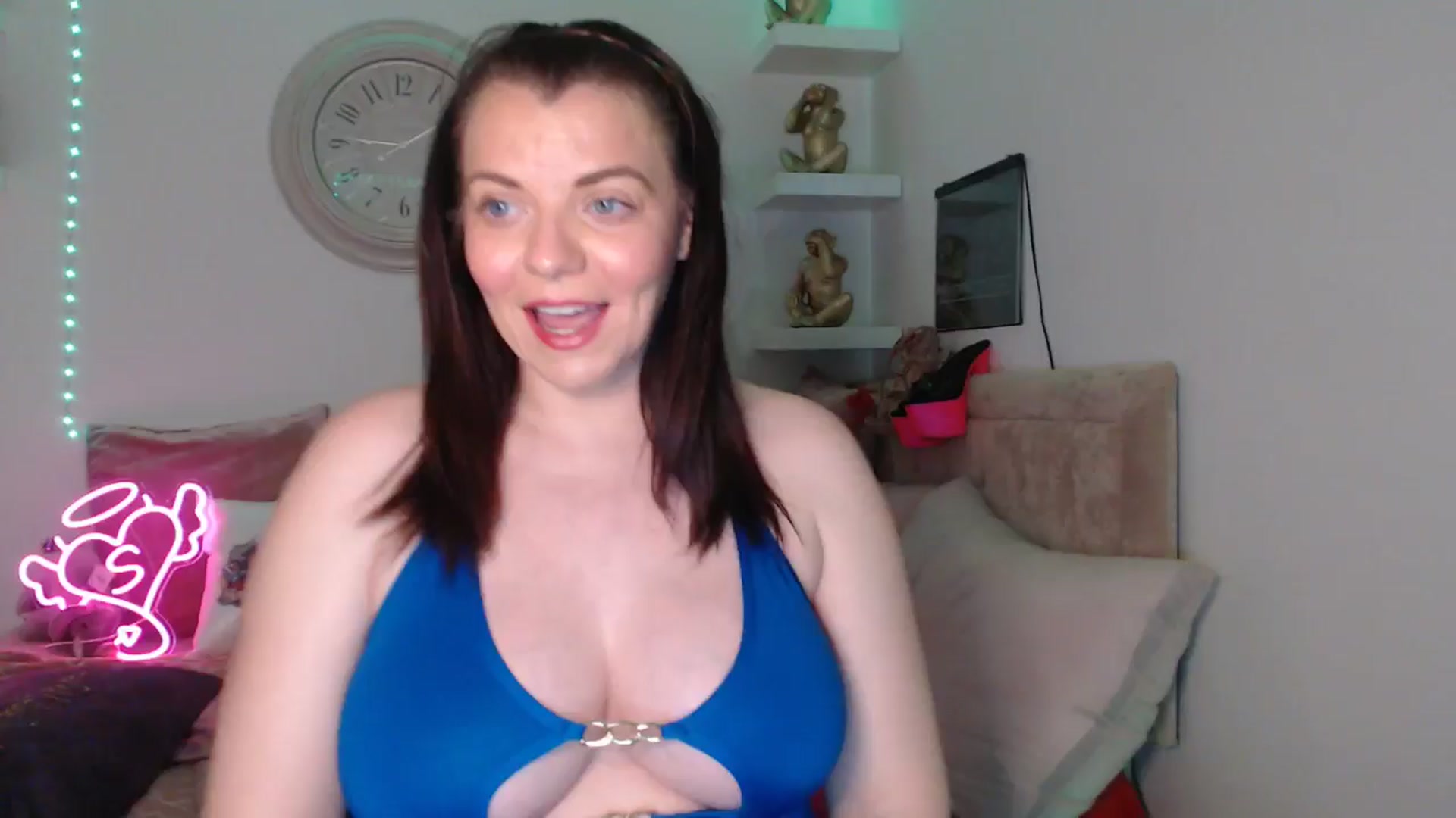 Gallery image thumbnail from innocentSamx's myfreecams stream on, 03/29/2025, 13:36 image 12 of 20