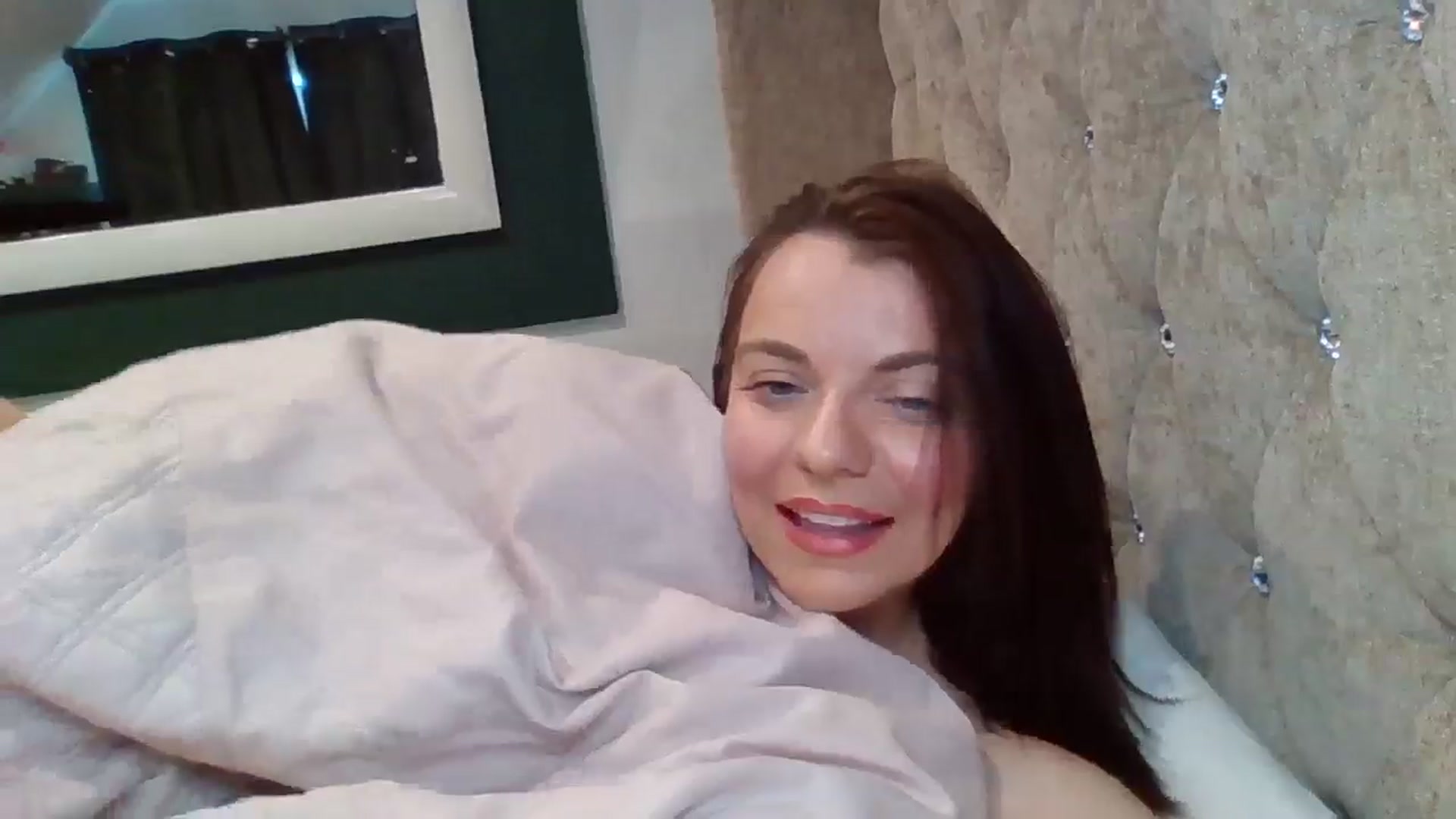 Gallery image thumbnail from innocentSamx's myfreecams stream on, 03/30/2025, 10:54 image 17 of 20