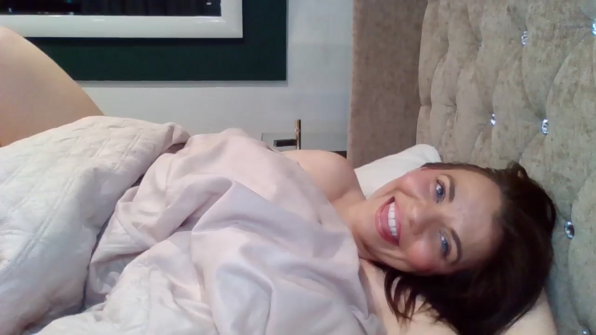 Gallery image thumbnail from innocentSamx's myfreecams stream on, 03/30/2025, 11:42 image 17 of 20
