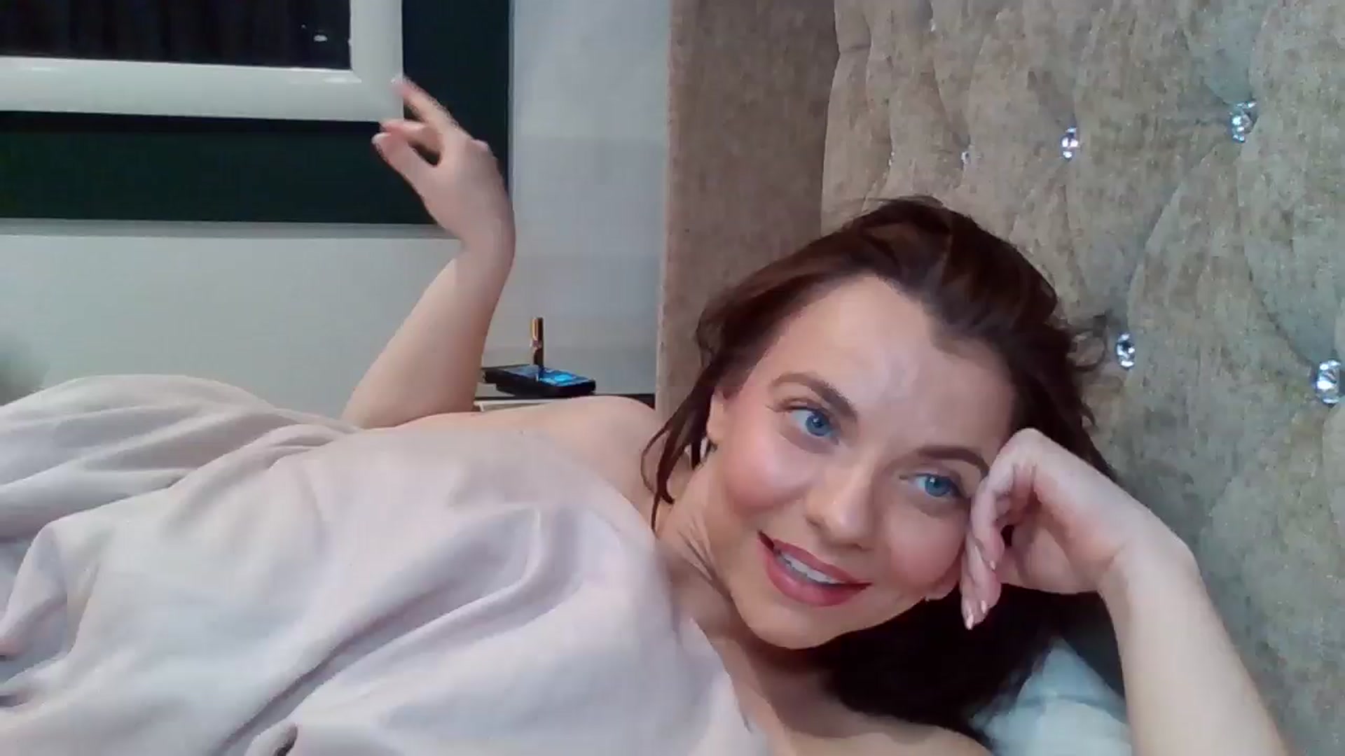 Gallery image thumbnail from innocentSamx's myfreecams stream on, 03/30/2025, 11:42 image 1 of 20