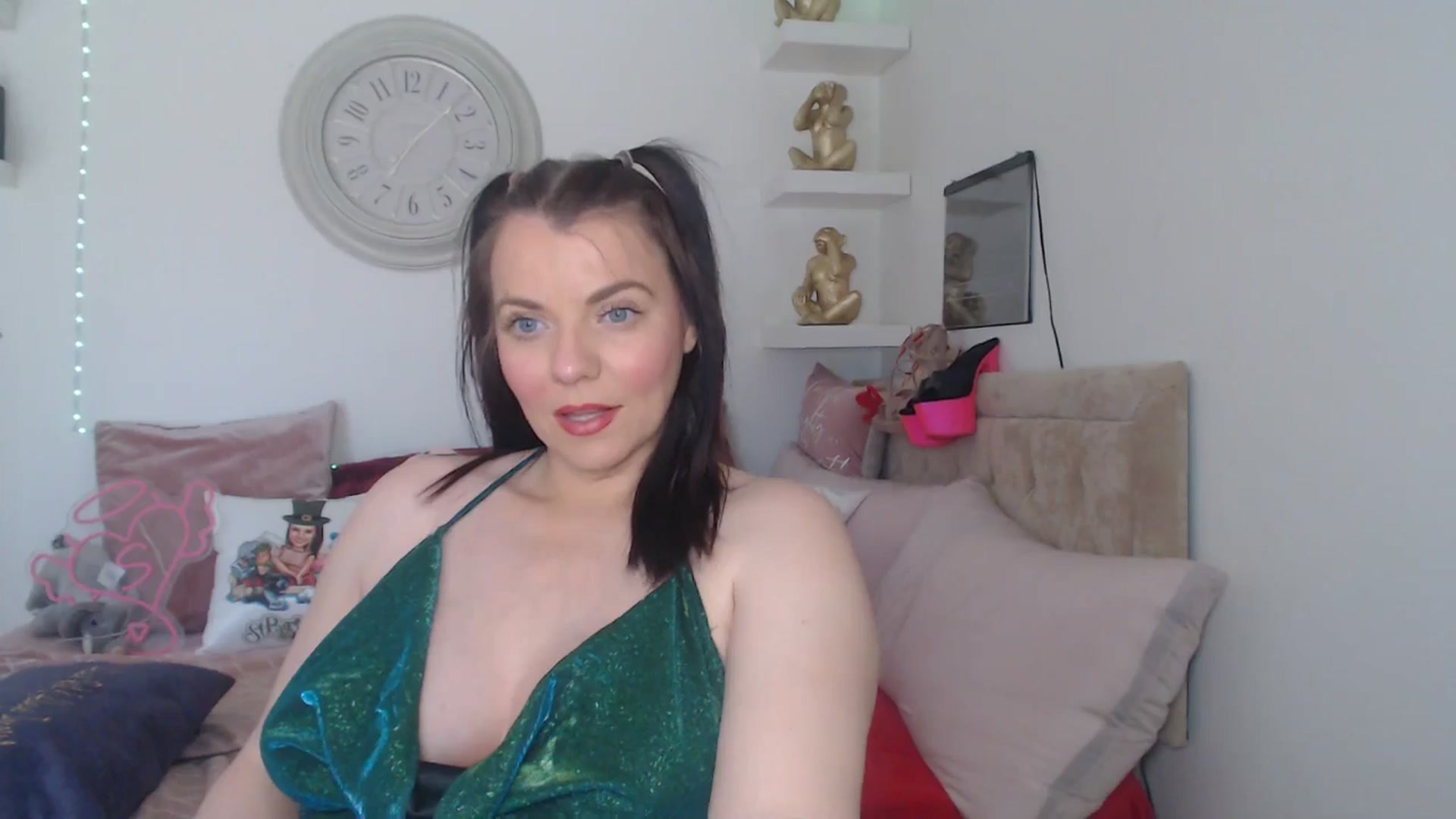 Gallery image thumbnail from innocentSamx's myfreecams stream on, 04/02/2025, 12:13 image 3 of 20