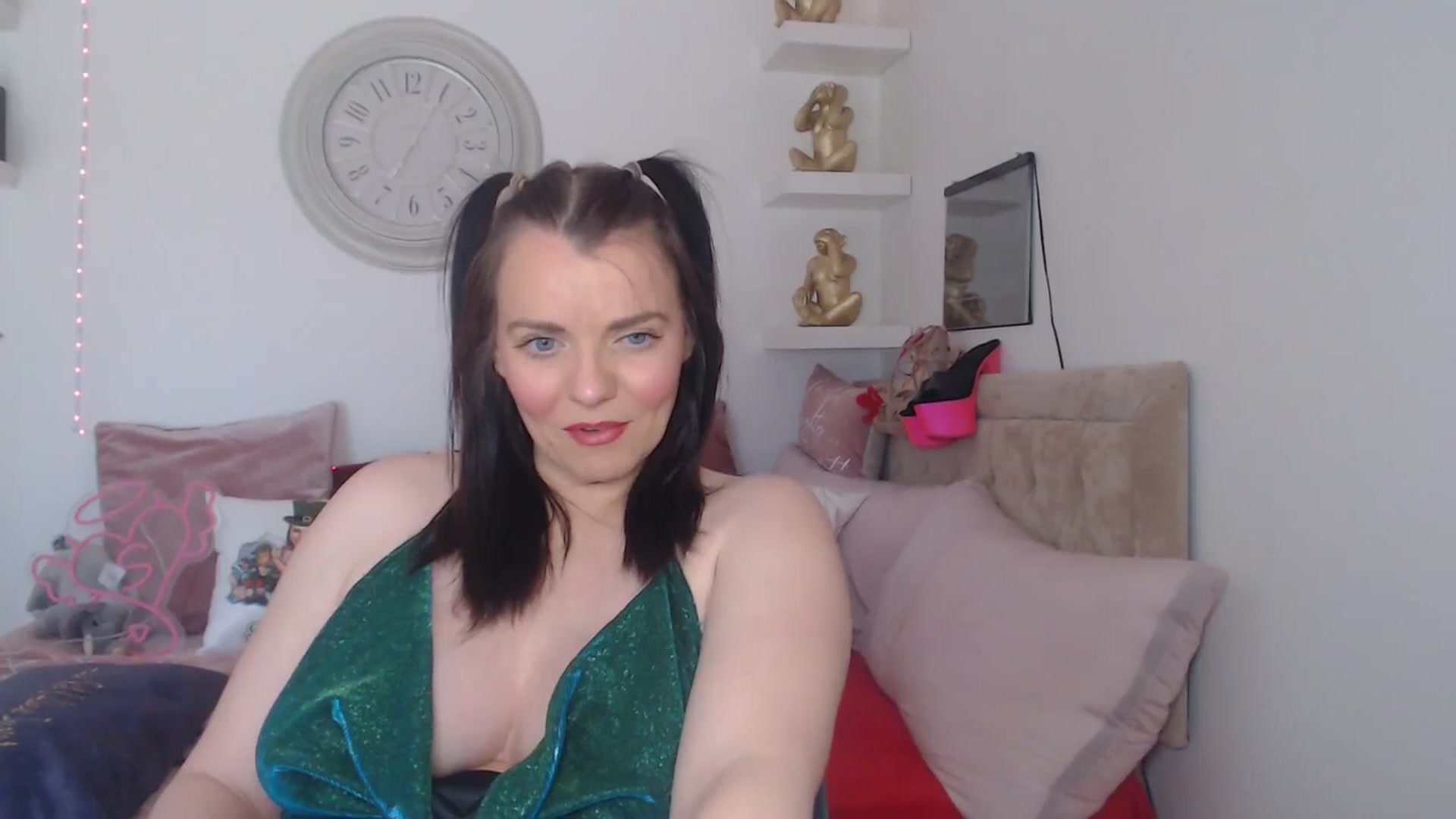 Gallery image thumbnail from innocentSamx's myfreecams stream on, 04/02/2025, 12:13 image 2 of 20