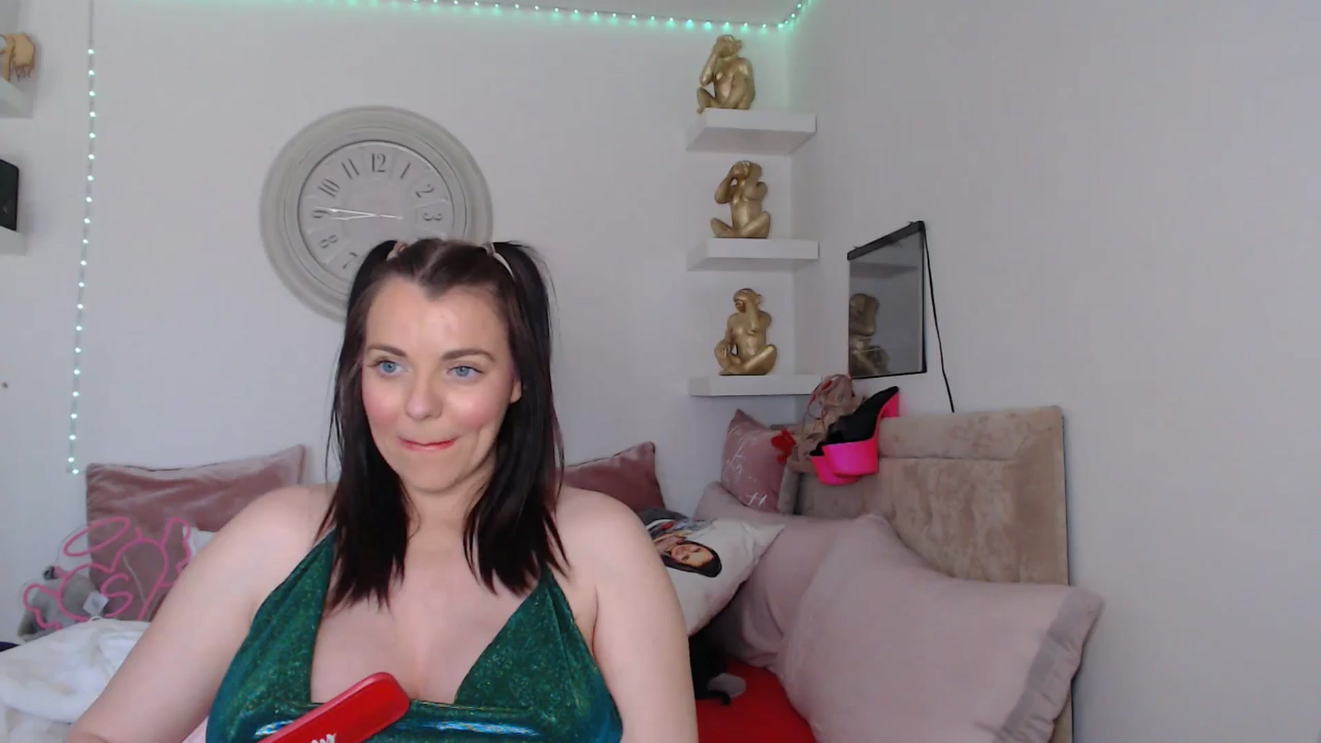 Gallery image thumbnail from innocentSamx's myfreecams stream on, 04/02/2025, 13:07 image 8 of 20