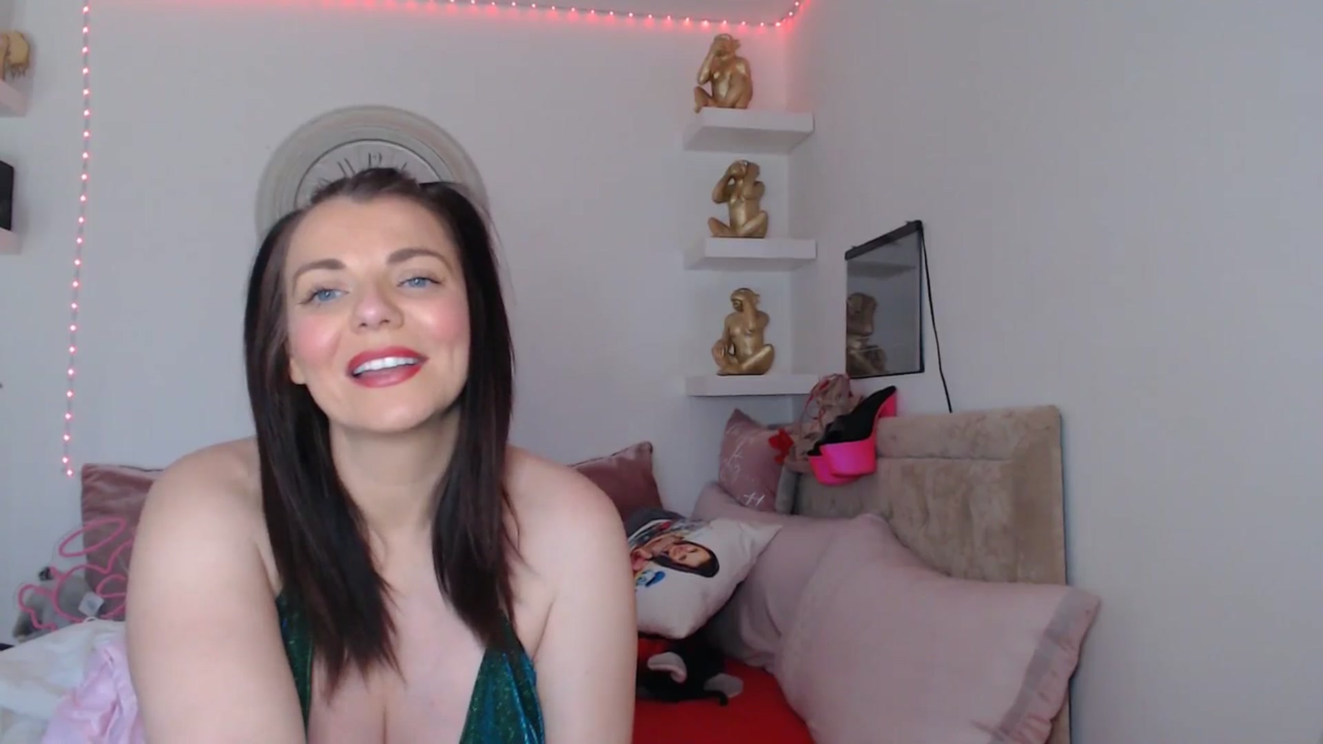 Gallery image thumbnail from innocentSamx's myfreecams stream on, 04/02/2025, 13:07 image 4 of 20