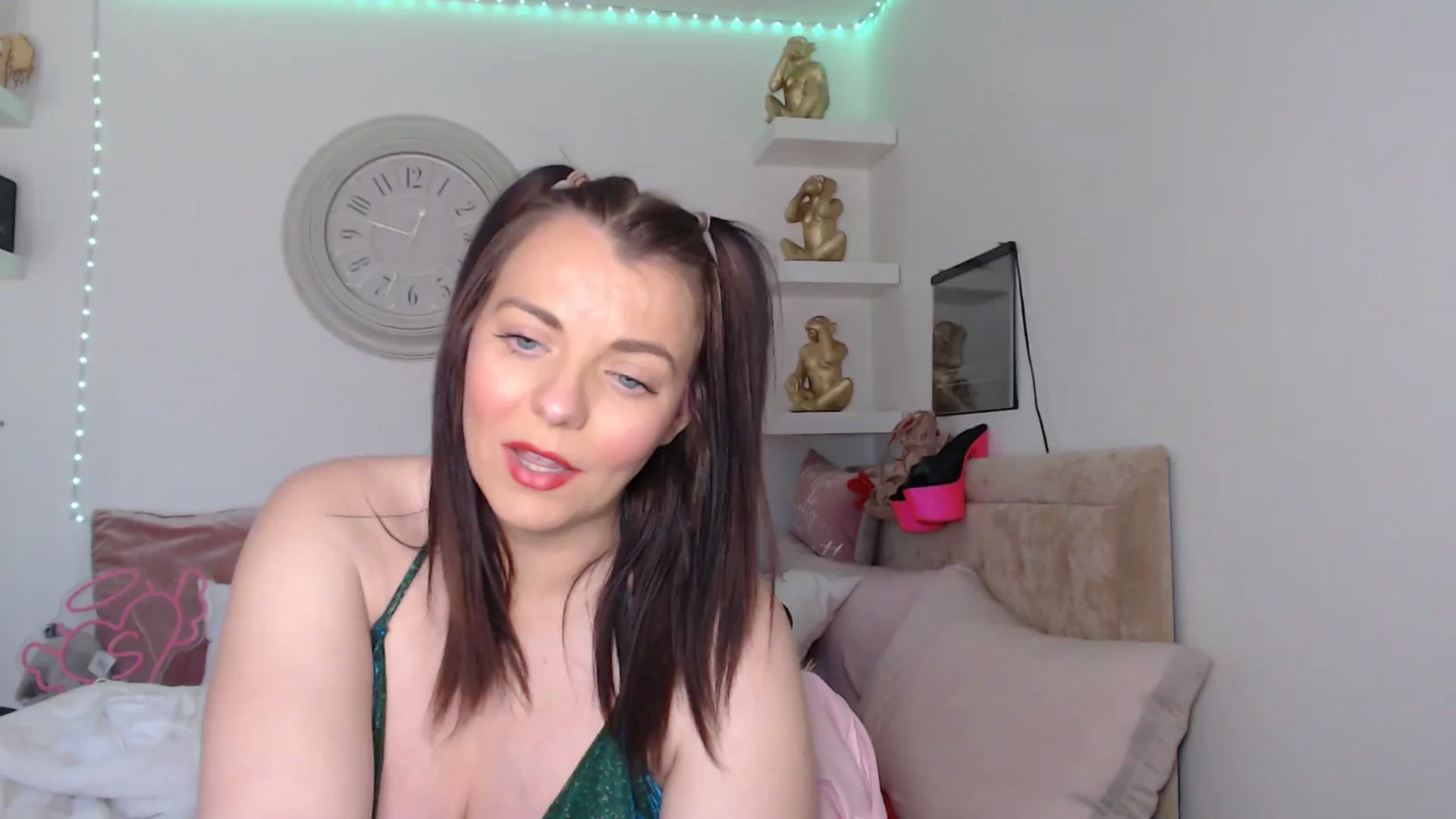 Gallery image thumbnail from innocentSamx's myfreecams stream on, 04/02/2025, 14:46 image 1 of 20