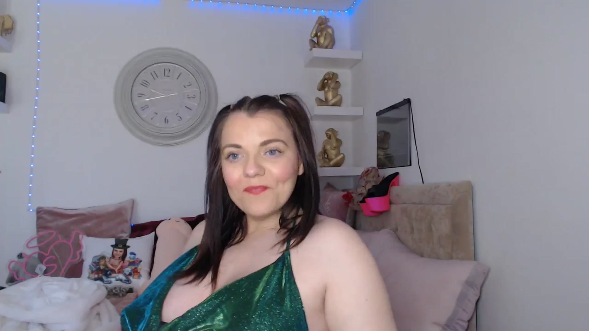 Gallery image thumbnail from innocentSamx's myfreecams stream on, 04/02/2025, 14:46 image 4 of 20