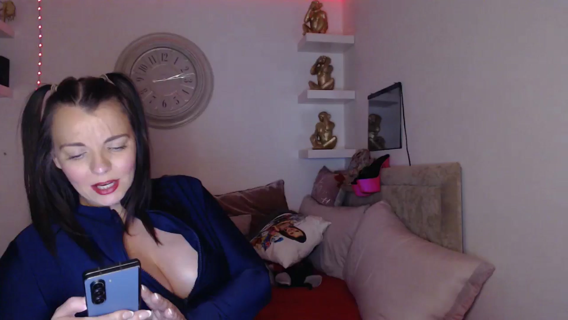 Gallery image thumbnail from innocentSamx's myfreecams stream on, 04/02/2025, 18:34 image 11 of 20