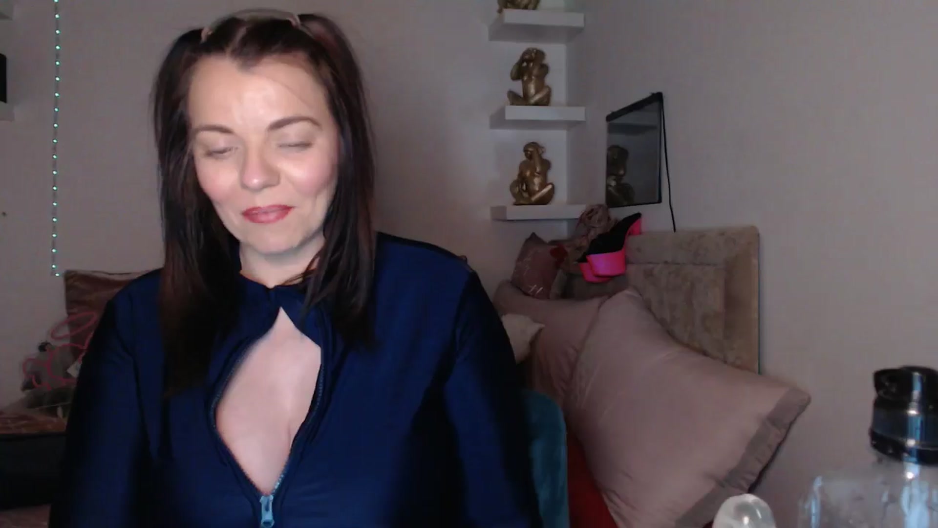 Gallery image thumbnail from innocentSamx's myfreecams stream on, 04/02/2025, 19:25 image 8 of 20