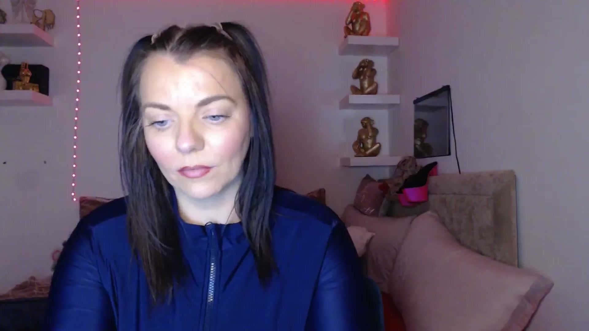 Gallery image thumbnail from innocentSamx's myfreecams stream on, 04/02/2025, 19:25 image 20 of 20
