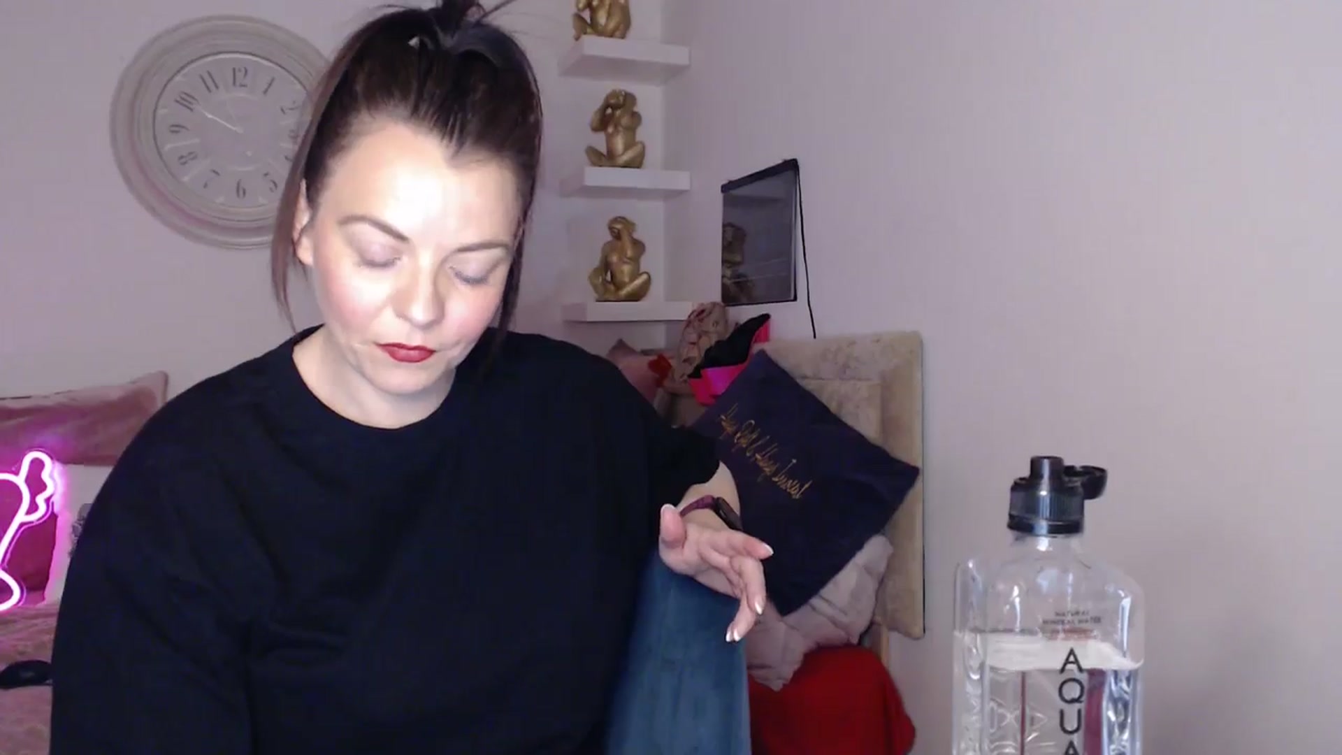 Gallery image thumbnail from innocentSamx's myfreecams stream on, 04/04/2025, 14:14 image 18 of 20
