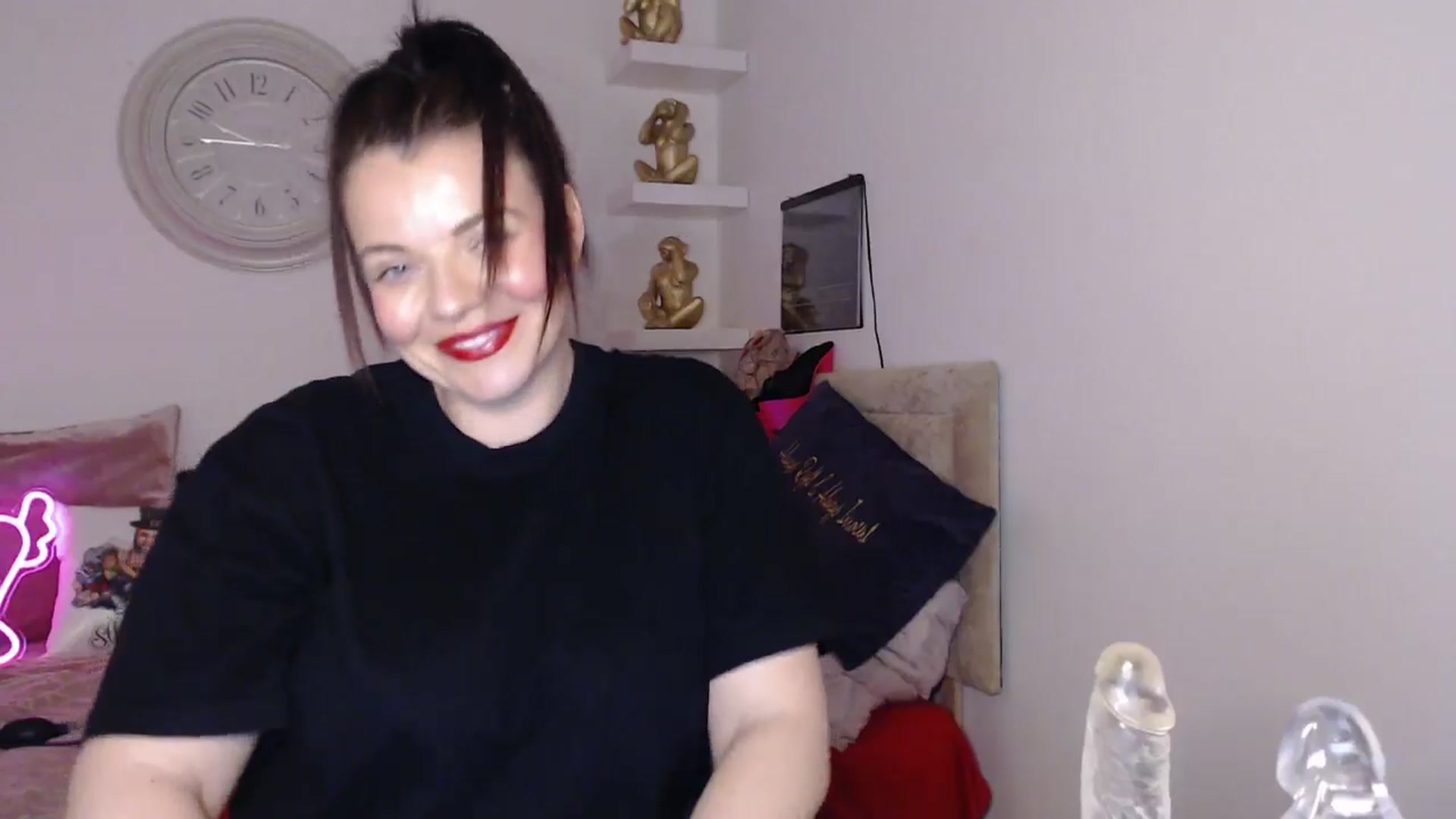 Gallery image thumbnail from innocentSamx's myfreecams stream on, 04/04/2025, 14:14 image 7 of 20