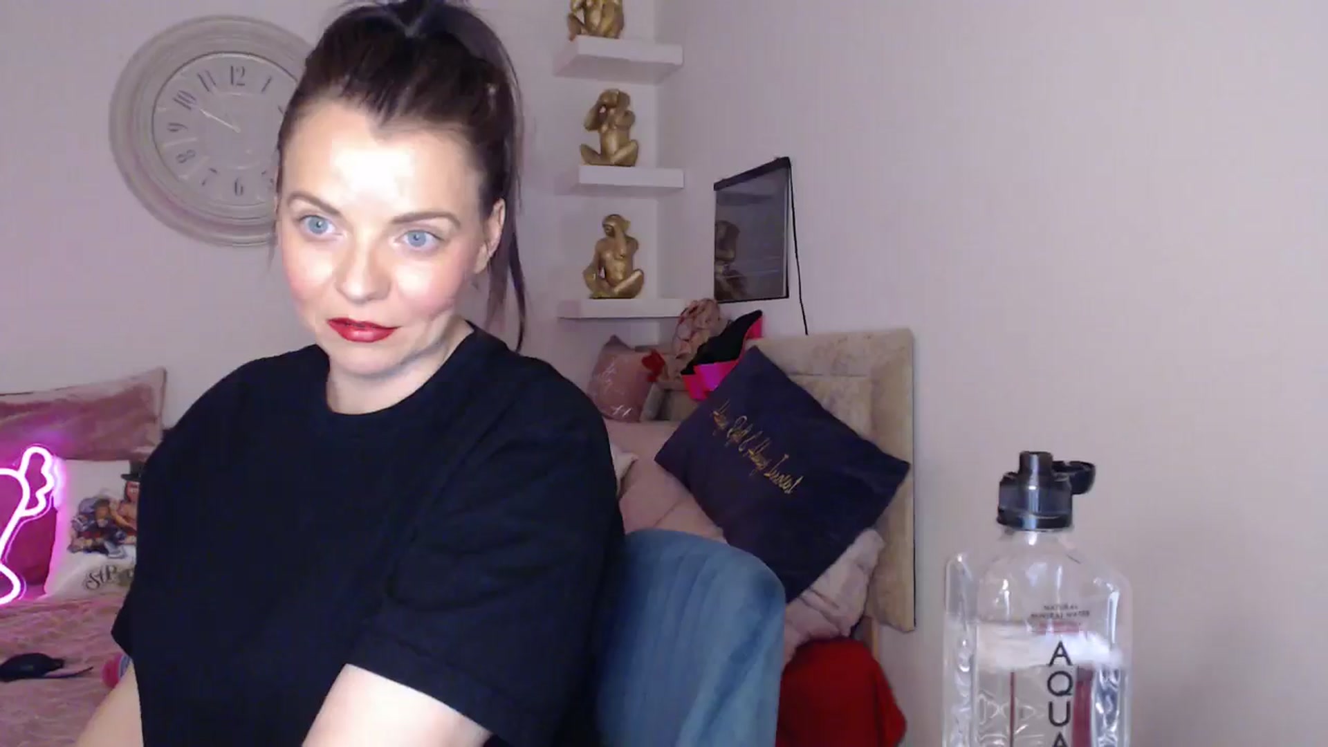Gallery image thumbnail from innocentSamx's myfreecams stream on, 04/04/2025, 14:14 image 17 of 20
