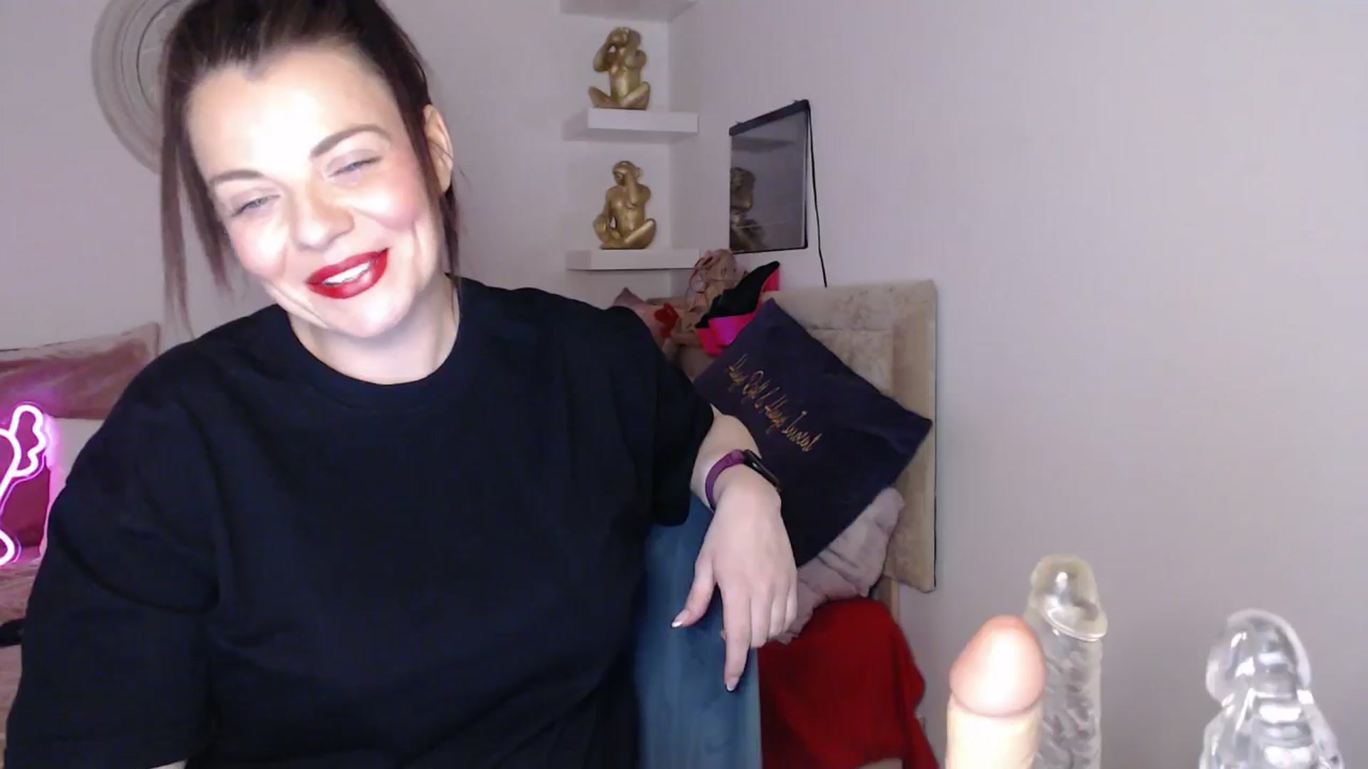 Gallery image thumbnail from innocentSamx's myfreecams stream on, 04/04/2025, 14:14 image 4 of 20