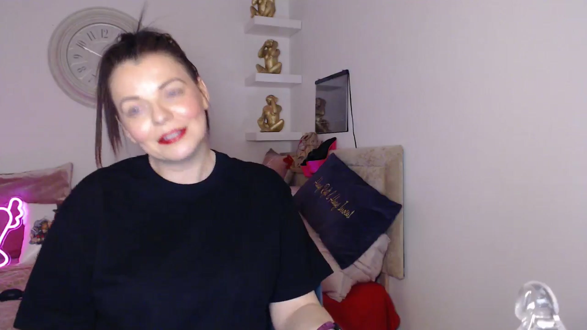 Gallery image thumbnail from innocentSamx's myfreecams stream on, 04/04/2025, 14:14 image 11 of 20